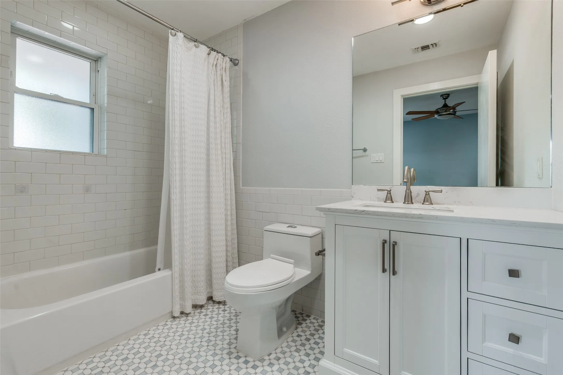 Single Family Residence For Rent in Dallas County , 5322 Glenwick Lane, Dallas, Texas 75209, 5 Bedroom, 5 Bathroom, 2 Garage spaces, 3,698 Sqft, built in 1950, mls#21298313, Real Estate Agent in Dallas, Homes For Rent in Dallas county, Homes For Rent in Dallas, Realtor in Dallas Texas, Real Estate Brokerage Independent Realty Texas, Luminita Cordes Realtor