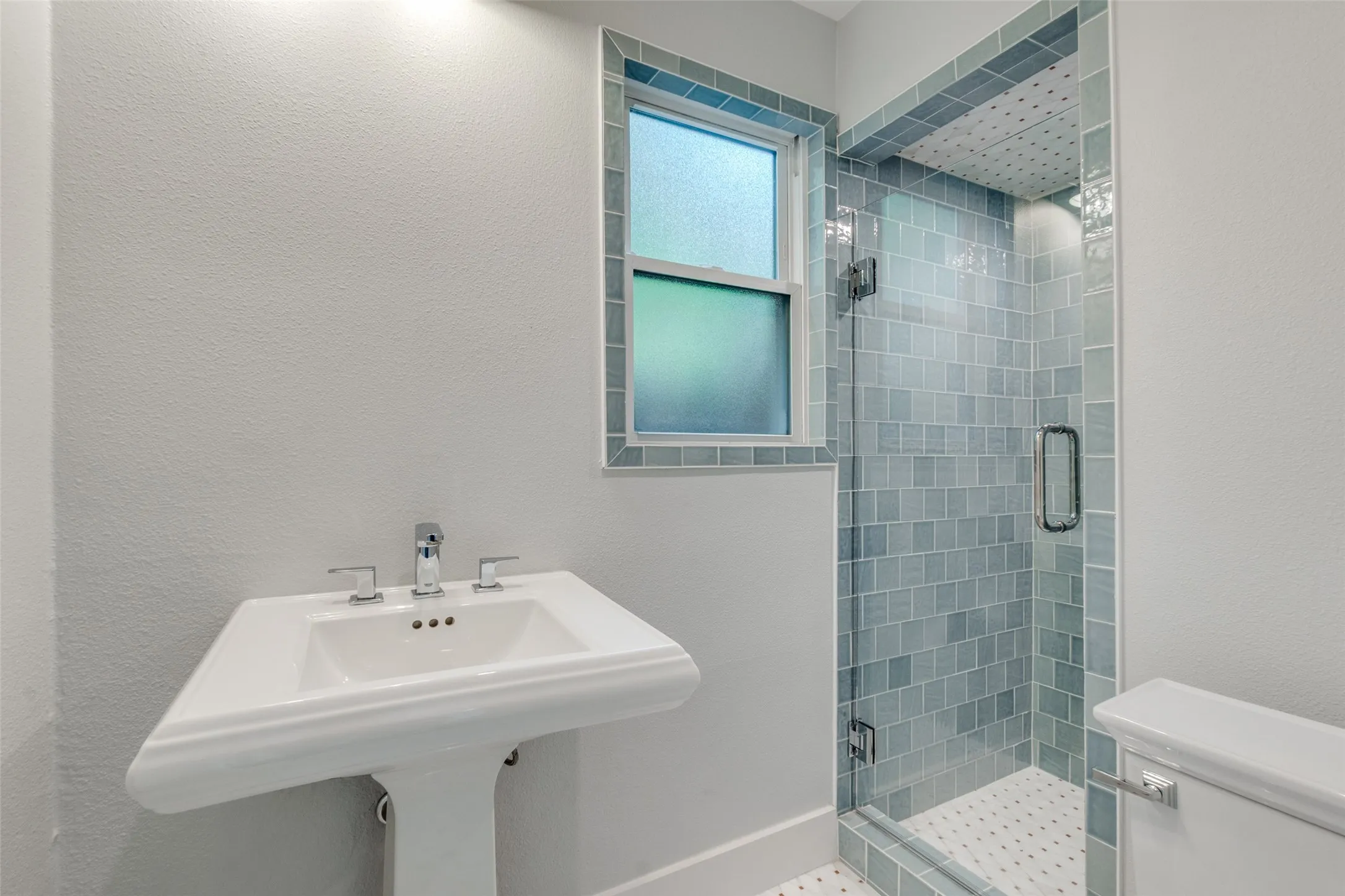 Single Family Residence For Rent in Dallas County , 5322 Glenwick Lane, Dallas, Texas 75209, 5 Bedroom, 5 Bathroom, 2 Garage spaces, 3,698 Sqft, built in 1950, mls#21298313, Real Estate Agent in Dallas, Homes For Rent in Dallas county, Homes For Rent in Dallas, Realtor in Dallas Texas, Real Estate Brokerage Independent Realty Texas, Luminita Cordes Realtor