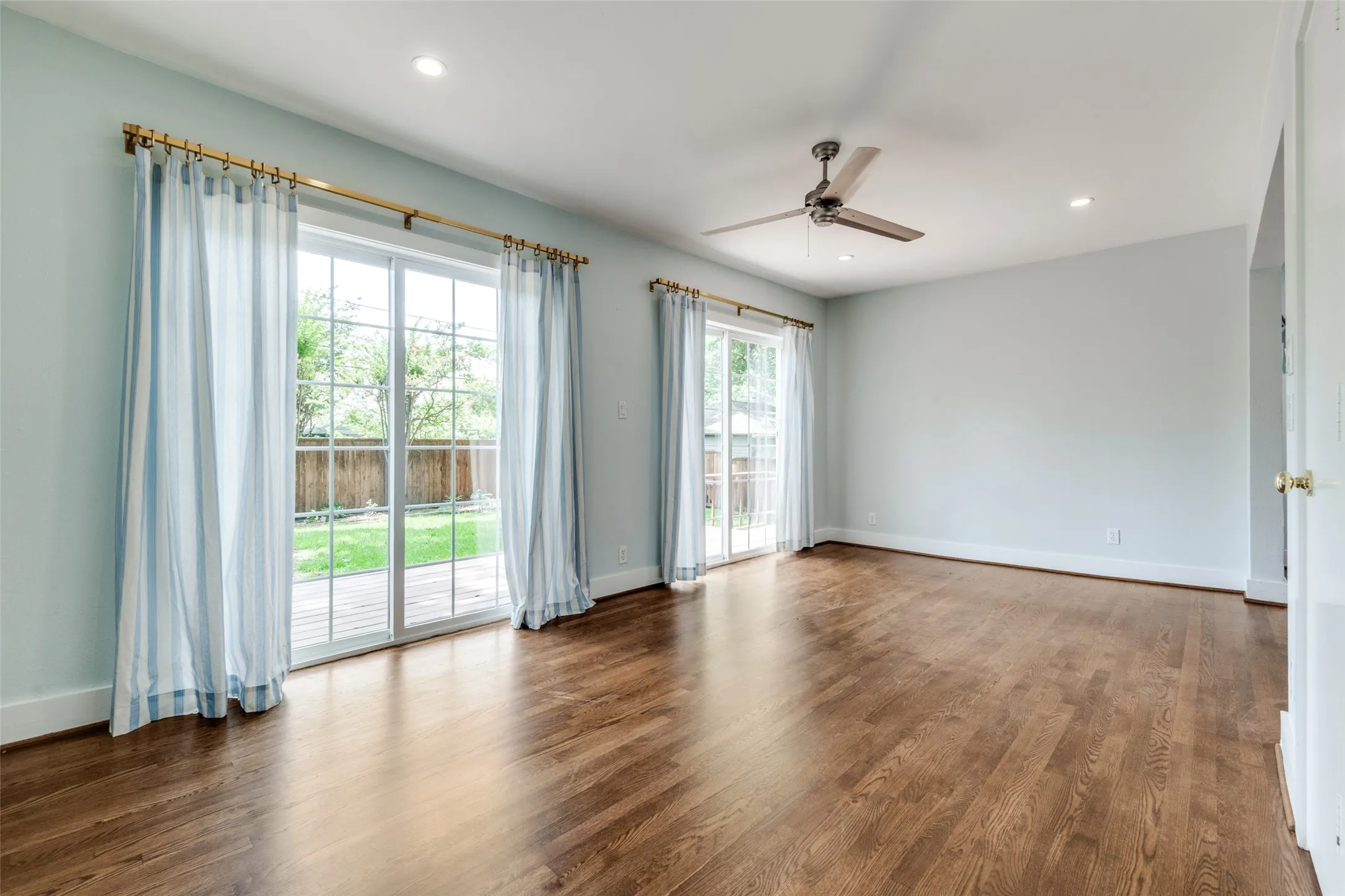 Single Family Residence For Rent in Dallas County , 5322 Glenwick Lane, Dallas, Texas 75209, 5 Bedroom, 5 Bathroom, 2 Garage spaces, 3,698 Sqft, built in 1950, mls#21298313, Real Estate Agent in Dallas, Homes For Rent in Dallas county, Homes For Rent in Dallas, Realtor in Dallas Texas, Real Estate Brokerage Independent Realty Texas, Luminita Cordes Realtor