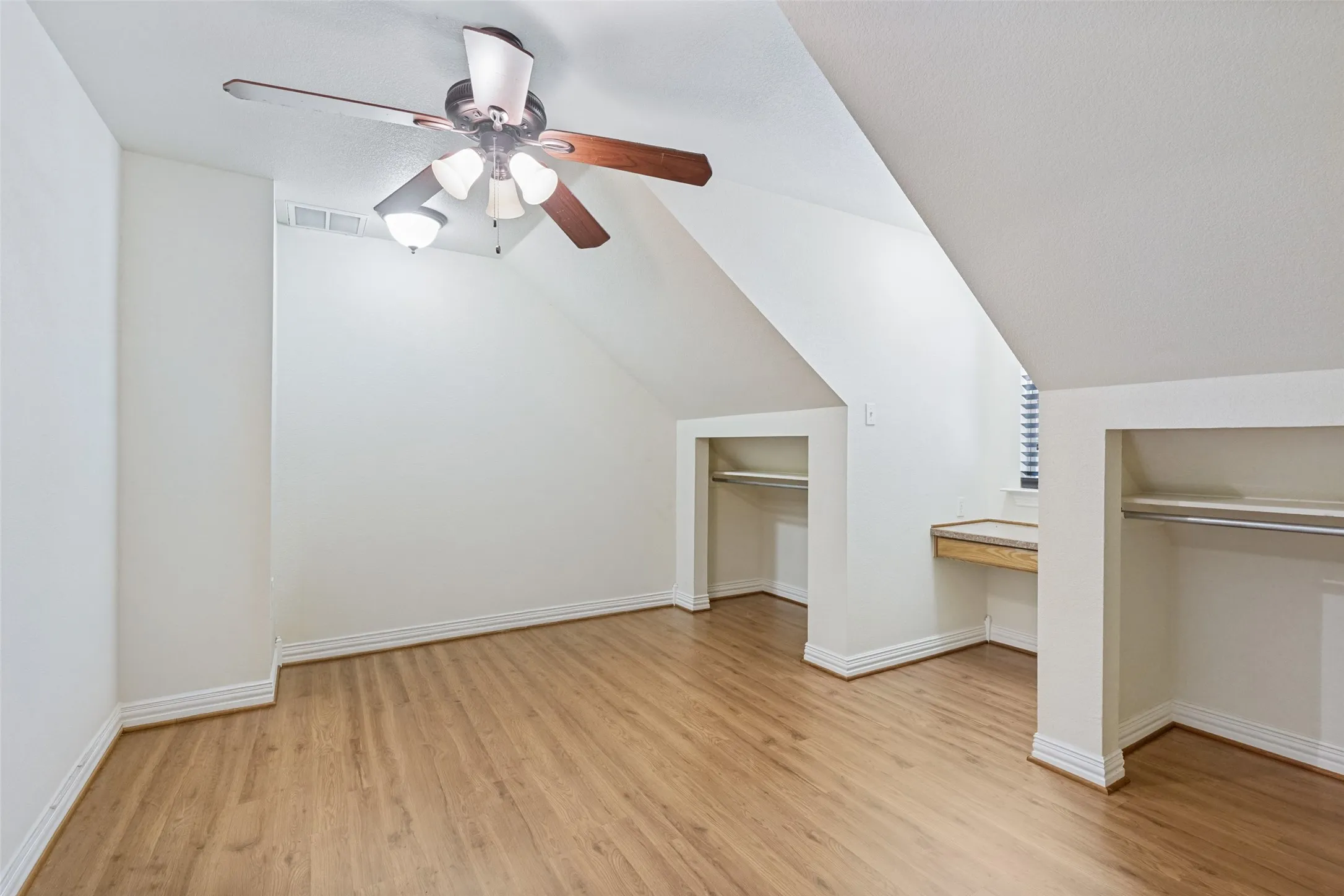 Single Family Residence For Sale in Parker County , 2865 J E Woody Road, Springtown, Texas 76082, 5 Bedroom, 4 Bathroom, 2 Garage spaces, 3,652 Sqft, built in 2006, mls#21358731, Real Estate Agent in Springtown, Homes For Sale in Parker county, Homes For Sale in Springtown, Realtor in Springtown Texas, Real Estate Brokerage Independent Realty Texas, Luminita Cordes Realtor