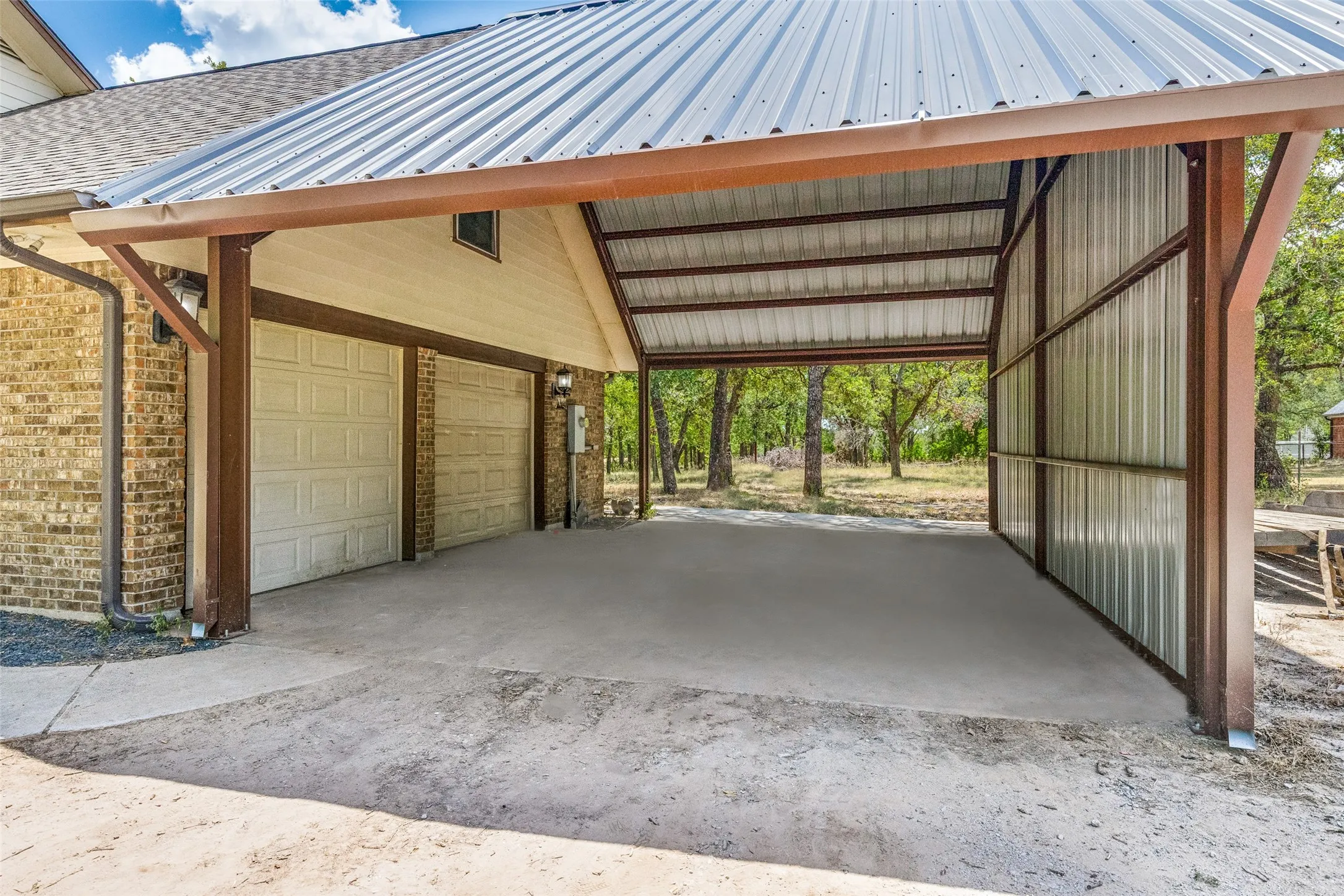 Single Family Residence For Sale in Parker County , 2865 J E Woody Road, Springtown, Texas 76082, 5 Bedroom, 4 Bathroom, 2 Garage spaces, 3,652 Sqft, built in 2006, mls#21358731, Real Estate Agent in Springtown, Homes For Sale in Parker county, Homes For Sale in Springtown, Realtor in Springtown Texas, Real Estate Brokerage Independent Realty Texas, Luminita Cordes Realtor