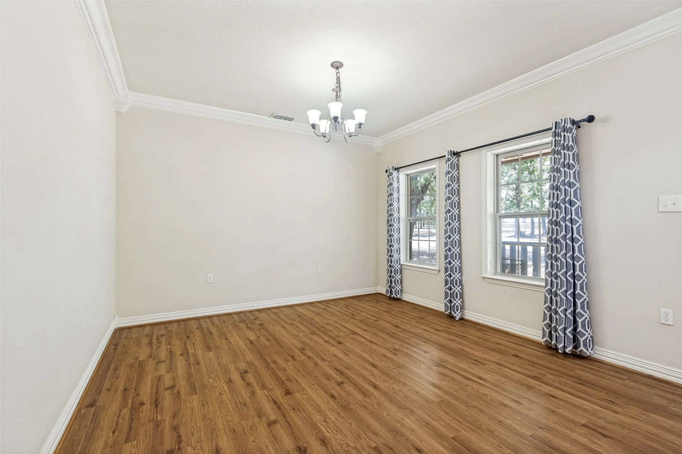 Single Family Residence For Sale in Parker County , 2865 J E Woody Road, Springtown, Texas 76082, 5 Bedroom, 4 Bathroom, 2 Garage spaces, 3,652 Sqft, built in 2006, mls#21358731, Real Estate Agent in Springtown, Homes For Sale in Parker county, Homes For Sale in Springtown, Realtor in Springtown Texas, Real Estate Brokerage Independent Realty Texas, Luminita Cordes Realtor