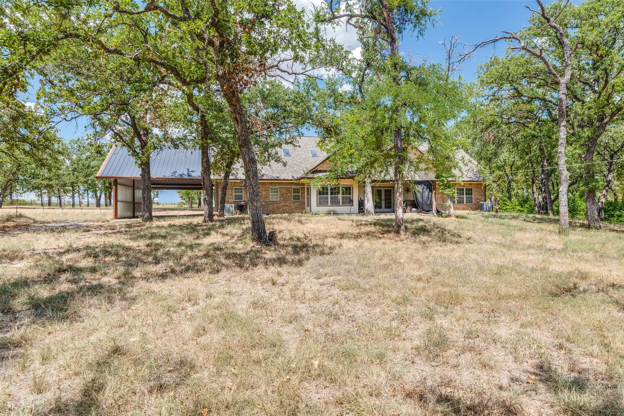 Single Family Residence For Sale in Parker County , 2865 J E Woody Road, Springtown, Texas 76082, 5 Bedroom, 4 Bathroom, 2 Garage spaces, 3,652 Sqft, built in 2006, mls#21358731, Real Estate Agent in Springtown, Homes For Sale in Parker county, Homes For Sale in Springtown, Realtor in Springtown Texas, Real Estate Brokerage Independent Realty Texas, Luminita Cordes Realtor