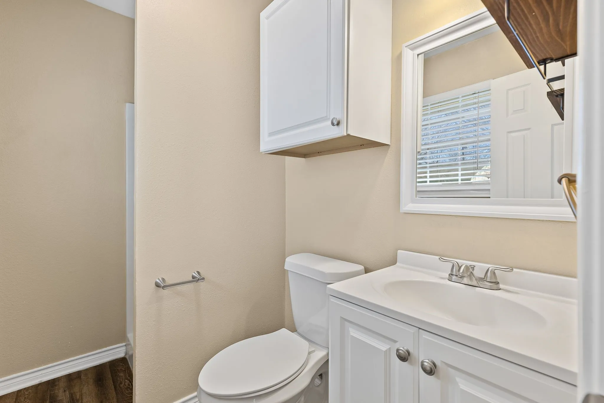 Single Family Residence For Rent in Fannin County , 207 E Travis Street, Leonard, Texas 75452, 3 Bedroom, 2 Bathroom, Garage spaces, 1,560 Sqft, built in 1998, mls#21359973, Real Estate Agent in Leonard, Homes For Rent in Fannin county, Homes For Rent in Leonard, Realtor in Leonard Texas, Real Estate Brokerage Independent Realty Texas, Luminita Cordes Realtor