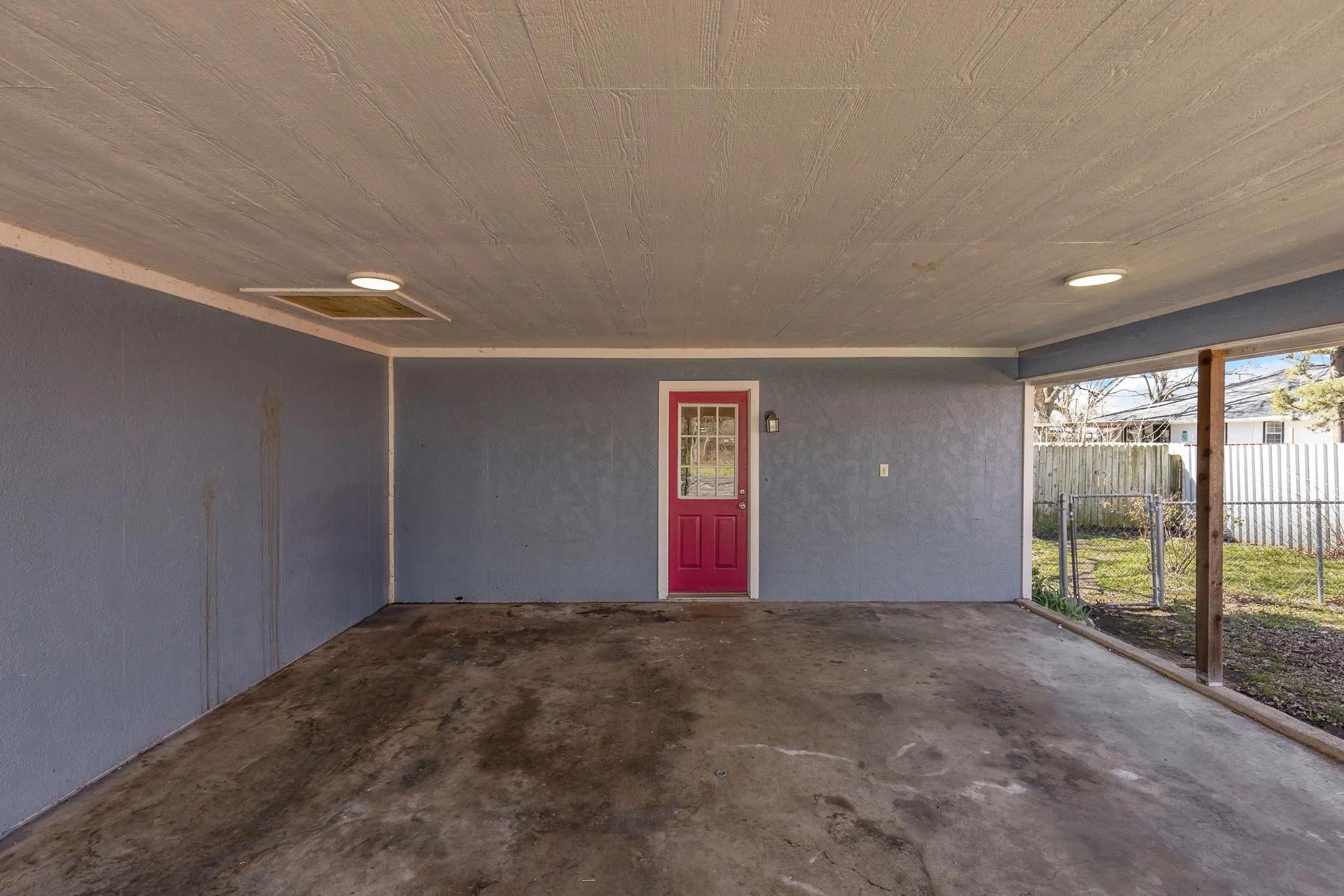 Single Family Residence For Rent in Fannin County , 207 E Travis Street, Leonard, Texas 75452, 3 Bedroom, 2 Bathroom, Garage spaces, 1,560 Sqft, built in 1998, mls#21359973, Real Estate Agent in Leonard, Homes For Rent in Fannin county, Homes For Rent in Leonard, Realtor in Leonard Texas, Real Estate Brokerage Independent Realty Texas, Luminita Cordes Realtor