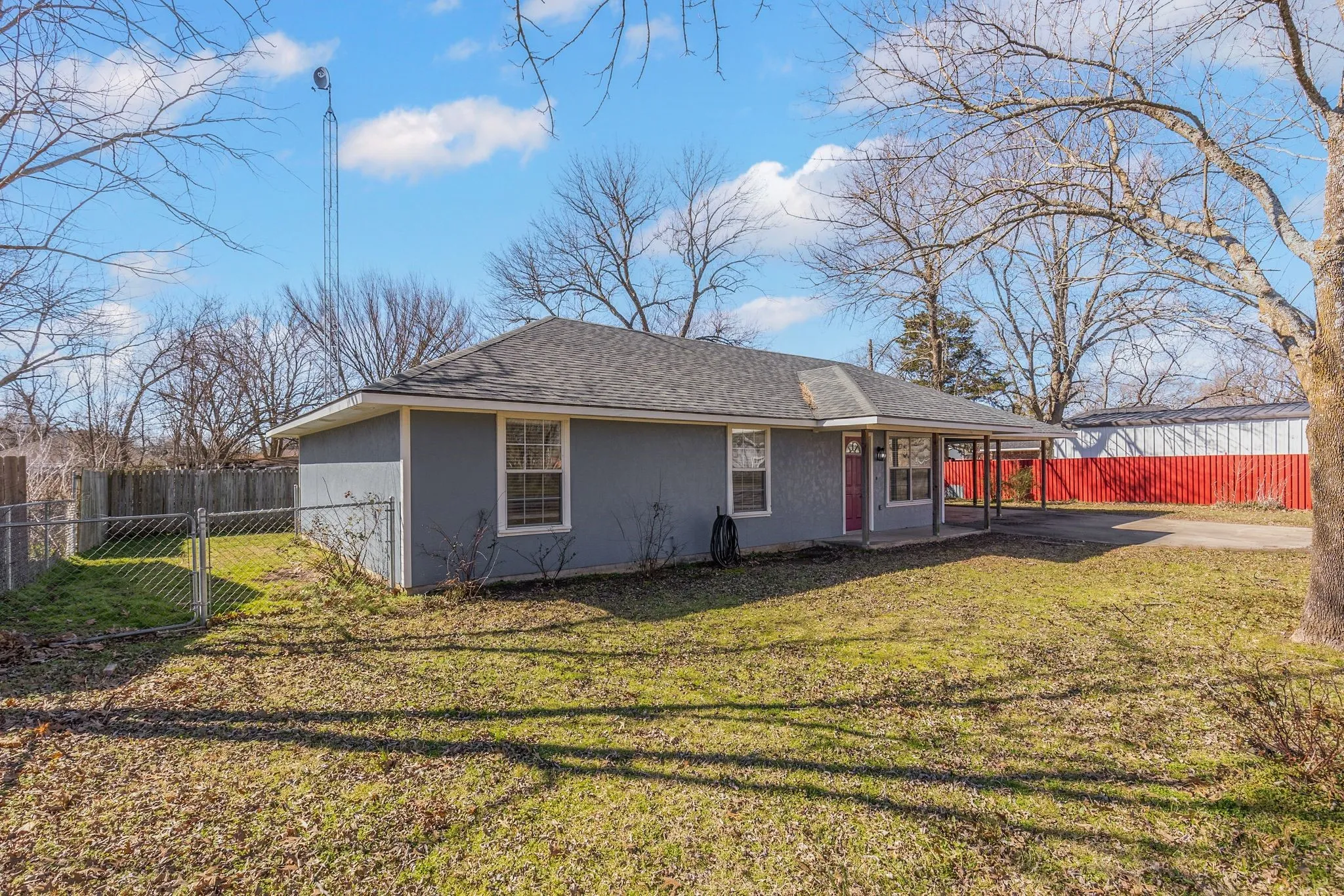 Single Family Residence For Rent in Fannin County , 207 E Travis Street, Leonard, Texas 75452, 3 Bedroom, 2 Bathroom, Garage spaces, 1,560 Sqft, built in 1998, mls#21359973, Real Estate Agent in Leonard, Homes For Rent in Fannin county, Homes For Rent in Leonard, Realtor in Leonard Texas, Real Estate Brokerage Independent Realty Texas, Luminita Cordes Realtor