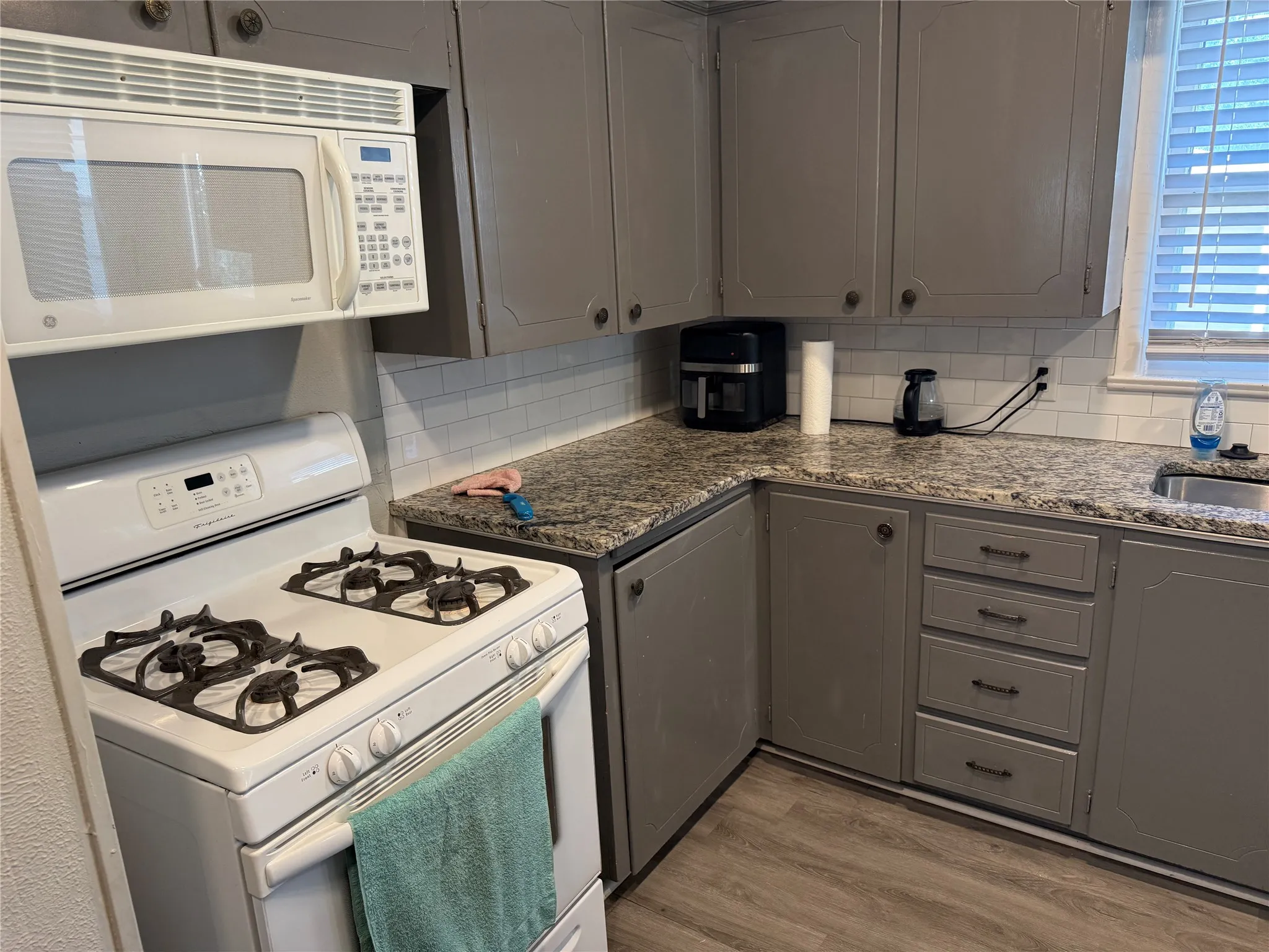 Single Family Residence For Rent in Taylor County , 750 Briarwood Street, Abilene, Texas 79603, 3 Bedroom, 2 Bathroom, 2 Garage spaces, 1,459 Sqft, built in 1953, mls#21359936, Real Estate Agent in Abilene, Homes For Rent in Taylor county, Homes For Rent in Abilene, Realtor in Abilene Texas, Real Estate Brokerage Independent Realty Texas, Luminita Cordes Realtor