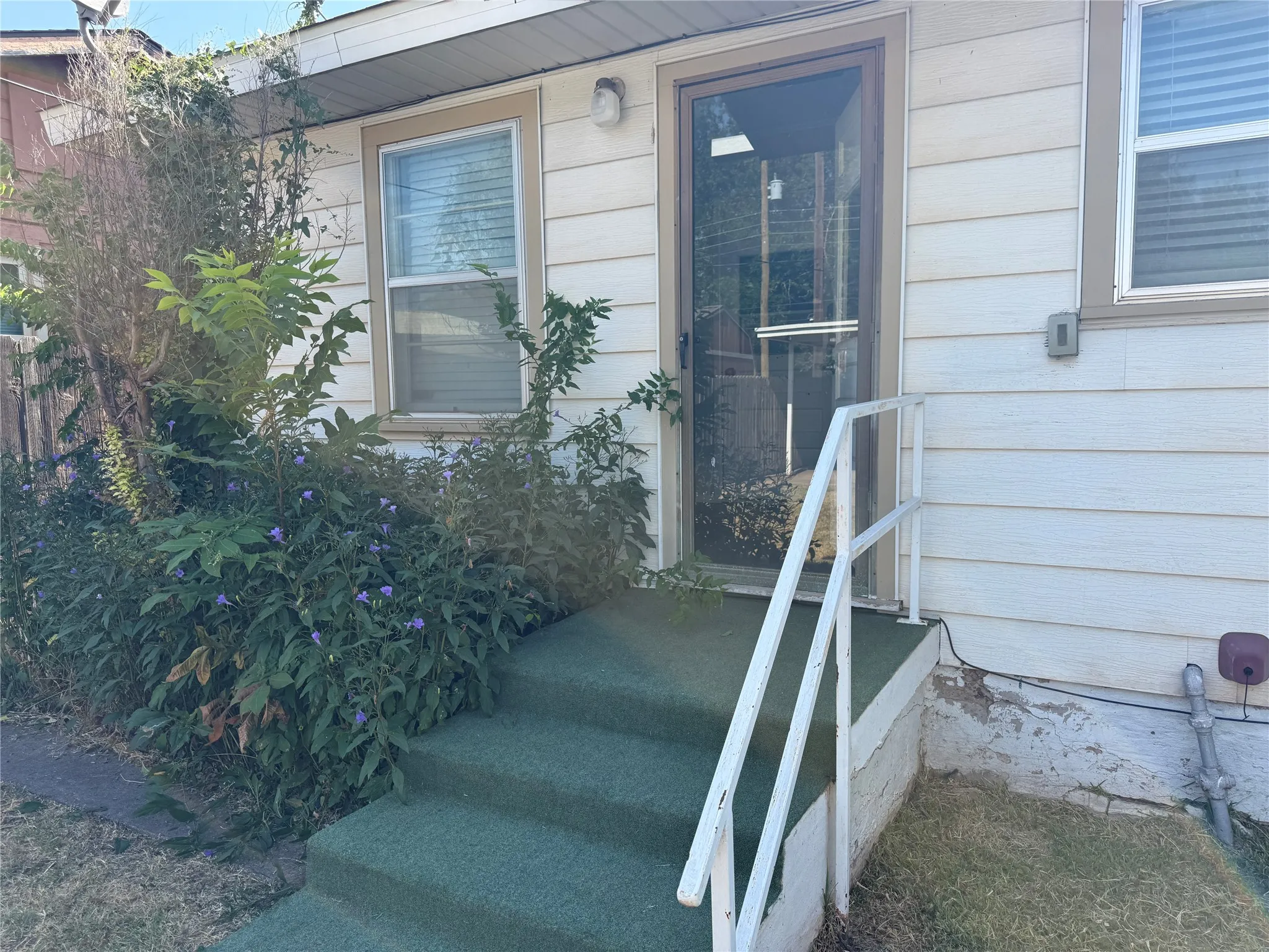 Single Family Residence For Rent in Taylor County , 750 Briarwood Street, Abilene, Texas 79603, 3 Bedroom, 2 Bathroom, 2 Garage spaces, 1,459 Sqft, built in 1953, mls#21359936, Real Estate Agent in Abilene, Homes For Rent in Taylor county, Homes For Rent in Abilene, Realtor in Abilene Texas, Real Estate Brokerage Independent Realty Texas, Luminita Cordes Realtor