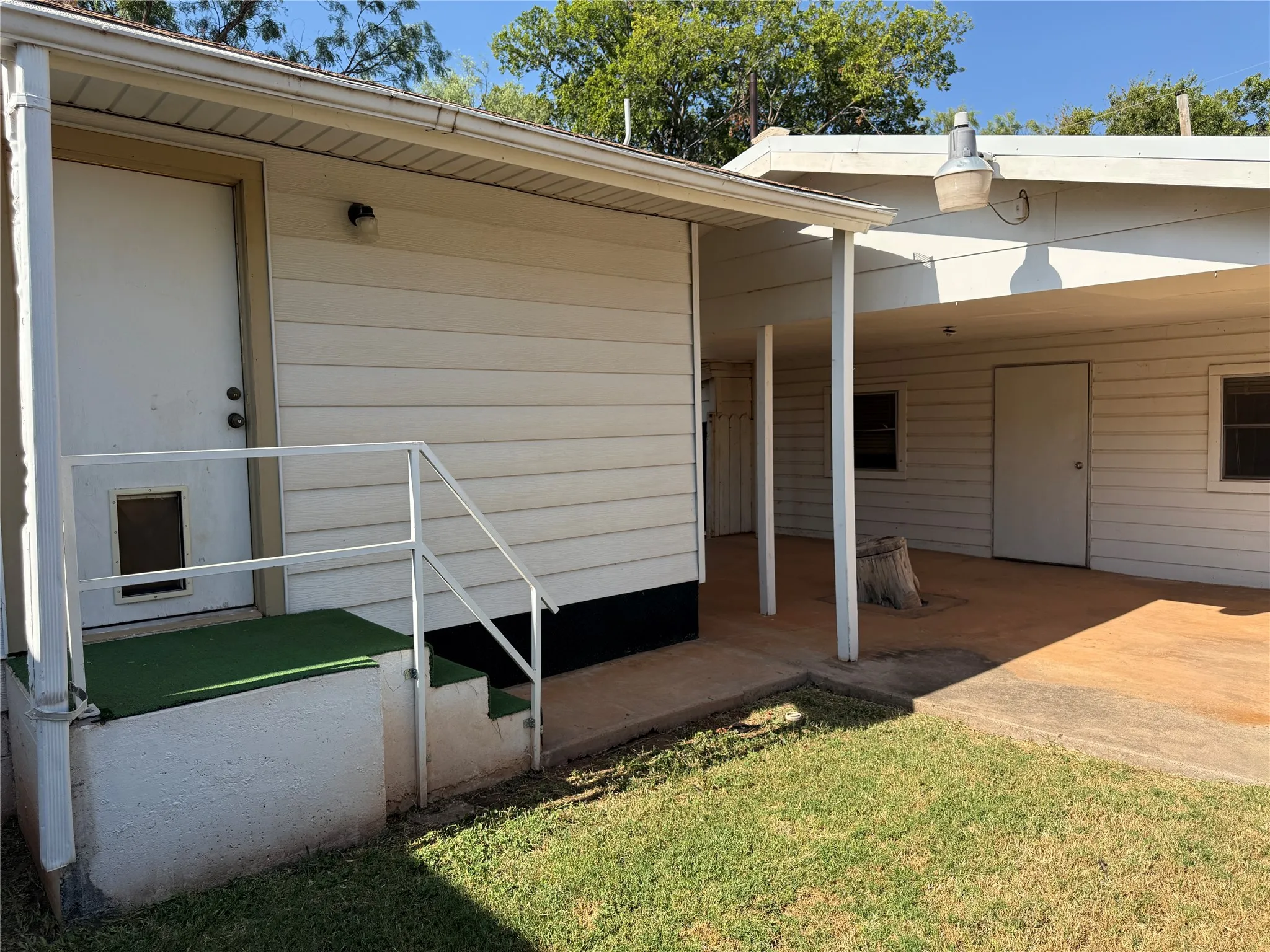 Single Family Residence For Rent in Taylor County , 750 Briarwood Street, Abilene, Texas 79603, 3 Bedroom, 2 Bathroom, 2 Garage spaces, 1,459 Sqft, built in 1953, mls#21359936, Real Estate Agent in Abilene, Homes For Rent in Taylor county, Homes For Rent in Abilene, Realtor in Abilene Texas, Real Estate Brokerage Independent Realty Texas, Luminita Cordes Realtor