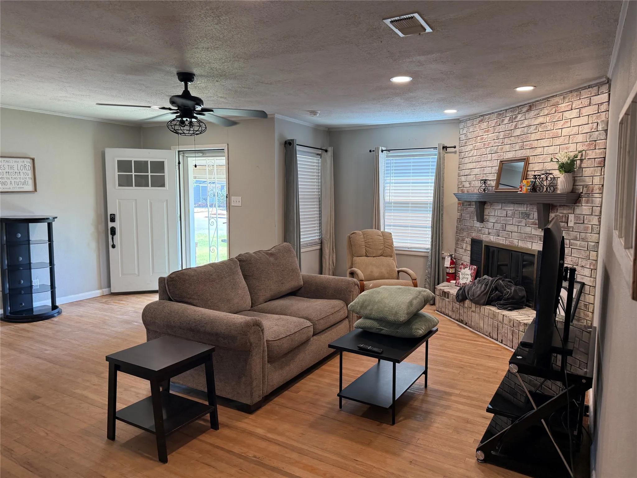 Single Family Residence For Rent in Taylor County , 750 Briarwood Street, Abilene, Texas 79603, 3 Bedroom, 2 Bathroom, 2 Garage spaces, 1,459 Sqft, built in 1953, mls#21359936, Real Estate Agent in Abilene, Homes For Rent in Taylor county, Homes For Rent in Abilene, Realtor in Abilene Texas, Real Estate Brokerage Independent Realty Texas, Luminita Cordes Realtor
