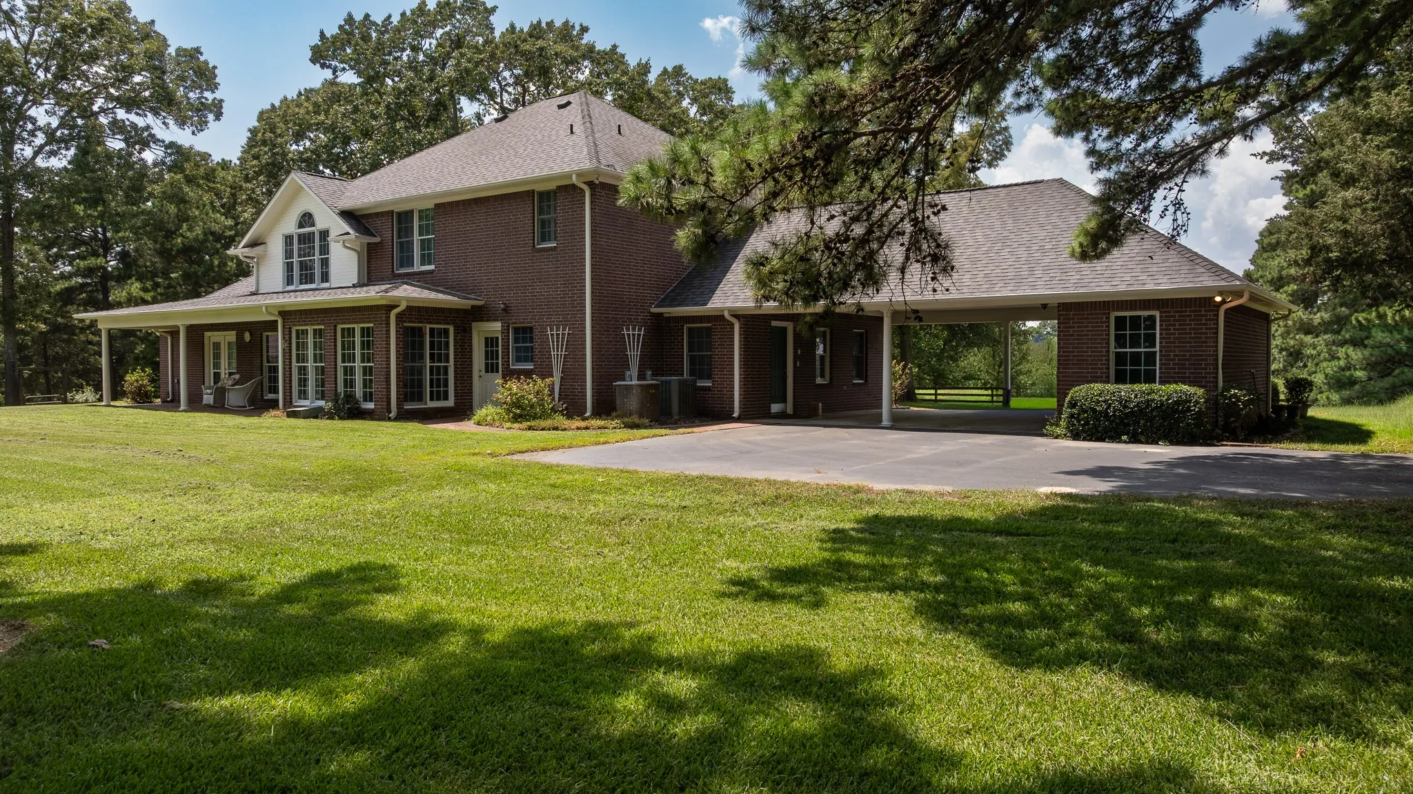 Single Family Residence For Sale in Cherokee County , 4480 Fm 2137 N, Bullard, Texas 75757, 4 Bedroom, 5 Bathroom, Garage spaces, 7,314 Sqft, built in 2001, mls#21337510, Real Estate Agent in Bullard, Homes For Sale in Cherokee county, Homes For Sale in Bullard, Realtor in Bullard Texas, Real Estate Brokerage Independent Realty Texas, Luminita Cordes Realtor