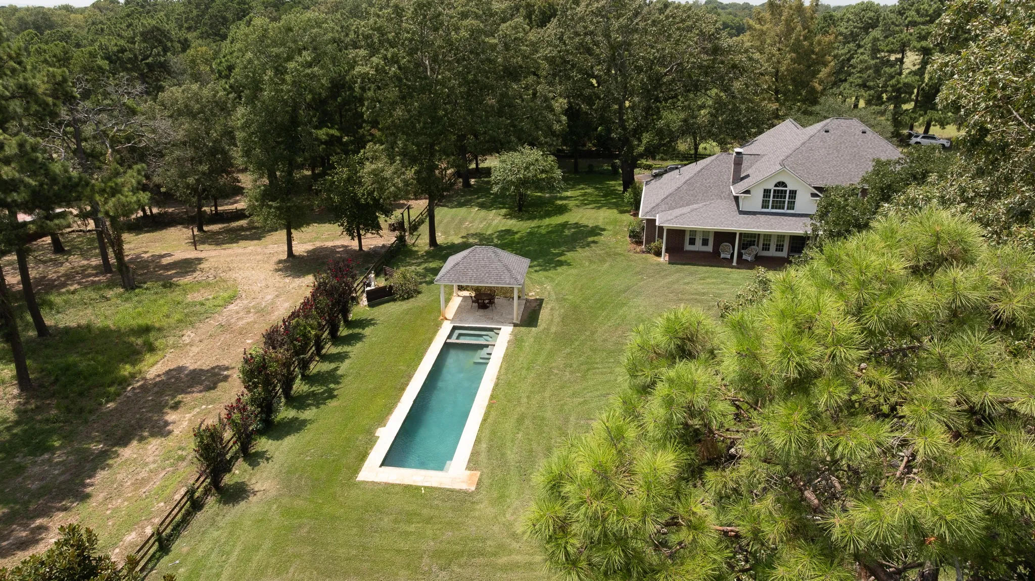 Single Family Residence For Sale in Cherokee County , 4480 Fm 2137 N, Bullard, Texas 75757, 4 Bedroom, 5 Bathroom, Garage spaces, 7,314 Sqft, built in 2001, mls#21337510, Real Estate Agent in Bullard, Homes For Sale in Cherokee county, Homes For Sale in Bullard, Realtor in Bullard Texas, Real Estate Brokerage Independent Realty Texas, Luminita Cordes Realtor