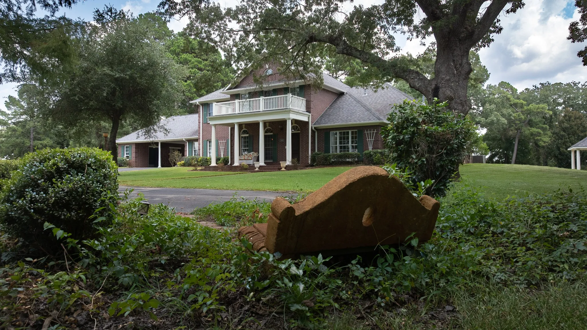 Single Family Residence For Sale in Cherokee County , 4480 Fm 2137 N, Bullard, Texas 75757, 4 Bedroom, 5 Bathroom, Garage spaces, 7,314 Sqft, built in 2001, mls#21337510, Real Estate Agent in Bullard, Homes For Sale in Cherokee county, Homes For Sale in Bullard, Realtor in Bullard Texas, Real Estate Brokerage Independent Realty Texas, Luminita Cordes Realtor