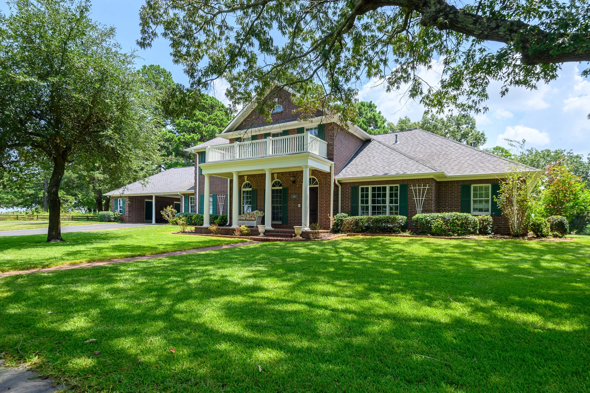 Single Family Residence For Sale in Cherokee County , 4480 Fm 2137 N, Bullard, Texas 75757, 4 Bedroom, 5 Bathroom, Garage spaces, 7,314 Sqft, built in 2001, mls#21337510, Real Estate Agent in Bullard, Homes For Sale in Cherokee county, Homes For Sale in Bullard, Realtor in Bullard Texas, Real Estate Brokerage Independent Realty Texas, Luminita Cordes Realtor