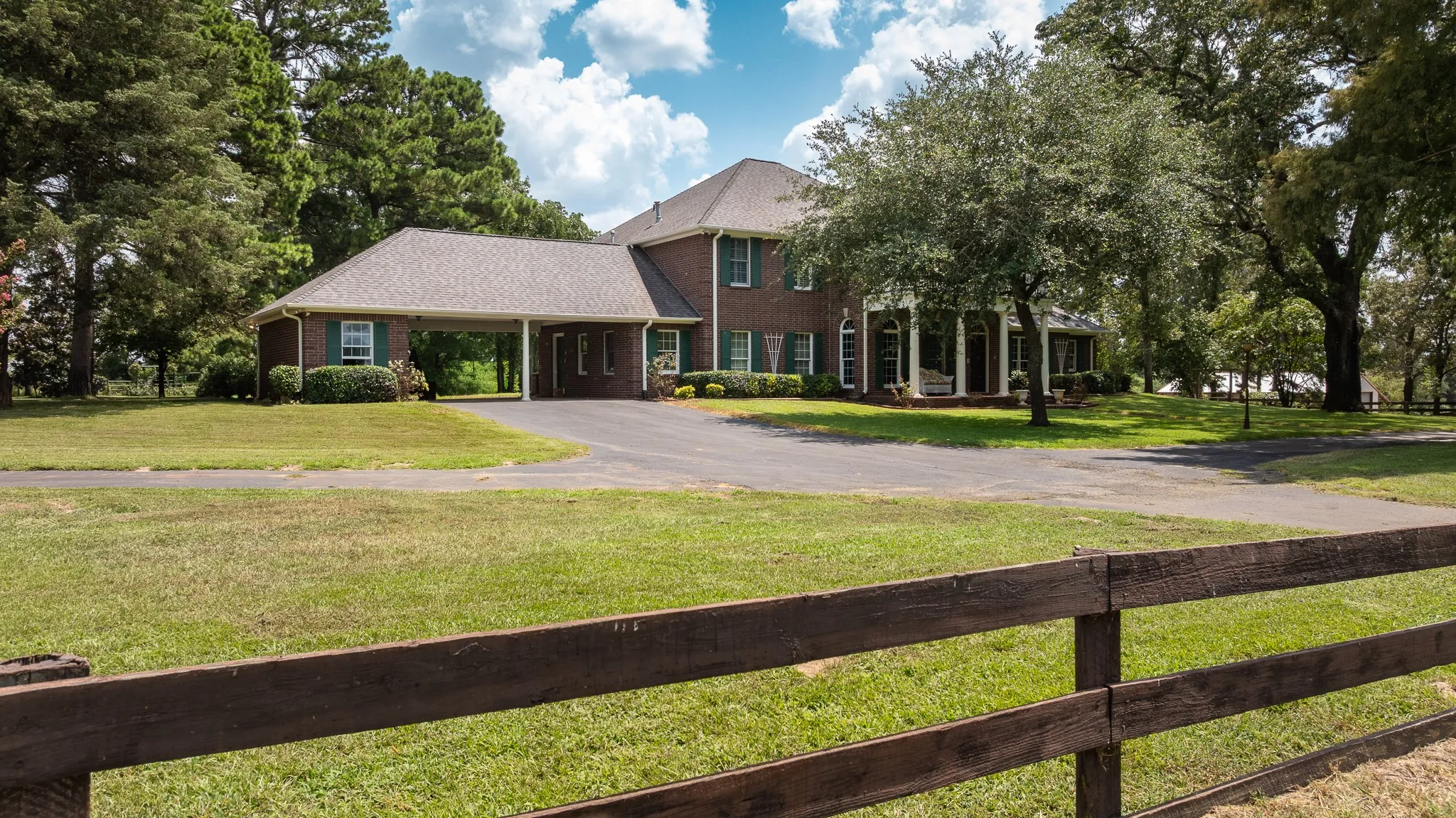 Single Family Residence For Sale in Cherokee County , 4480 Fm 2137 N, Bullard, Texas 75757, 4 Bedroom, 5 Bathroom, Garage spaces, 7,314 Sqft, built in 2001, mls#21337510, Real Estate Agent in Bullard, Homes For Sale in Cherokee county, Homes For Sale in Bullard, Realtor in Bullard Texas, Real Estate Brokerage Independent Realty Texas, Luminita Cordes Realtor