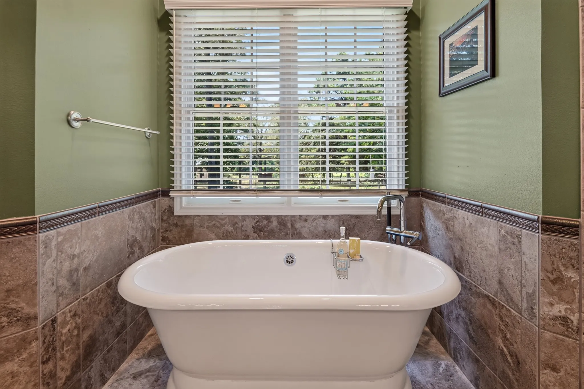 Single Family Residence For Sale in Cherokee County , 4480 Fm 2137 N, Bullard, Texas 75757, 4 Bedroom, 5 Bathroom, Garage spaces, 7,314 Sqft, built in 2001, mls#21337510, Real Estate Agent in Bullard, Homes For Sale in Cherokee county, Homes For Sale in Bullard, Realtor in Bullard Texas, Real Estate Brokerage Independent Realty Texas, Luminita Cordes Realtor