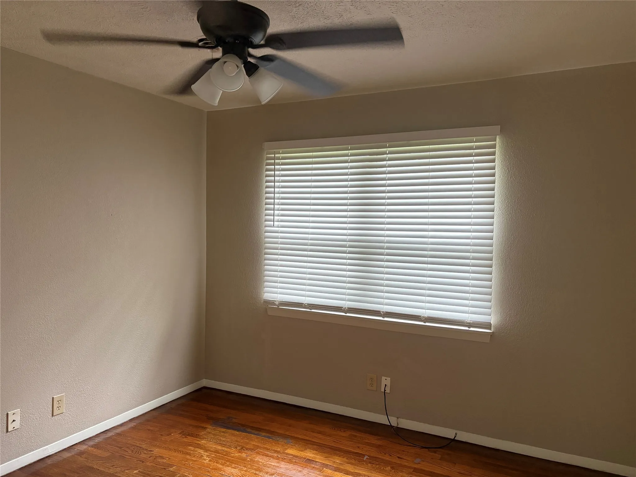 Single Family Residence For Rent in Grayson County , 404 W Heron Street, Denison, Texas 75020, 3 Bedroom, 2 Bathroom, 1 Garage spaces, 1,188 Sqft, built in 1955, mls#21359947, Real Estate Agent in Denison, Homes For Rent in Grayson county, Homes For Rent in Denison, Realtor in Denison Texas, Real Estate Brokerage Independent Realty Texas, Luminita Cordes Realtor