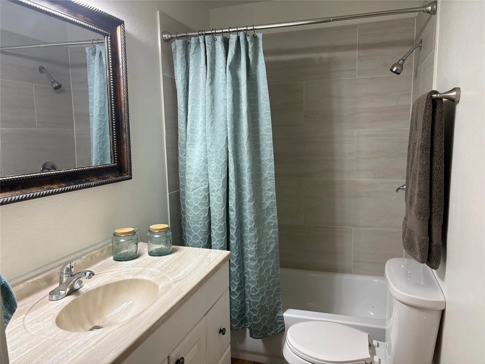 Single Family Residence For Rent in Grayson County , 404 W Heron Street, Denison, Texas 75020, 3 Bedroom, 2 Bathroom, 1 Garage spaces, 1,188 Sqft, built in 1955, mls#21359947, Real Estate Agent in Denison, Homes For Rent in Grayson county, Homes For Rent in Denison, Realtor in Denison Texas, Real Estate Brokerage Independent Realty Texas, Luminita Cordes Realtor