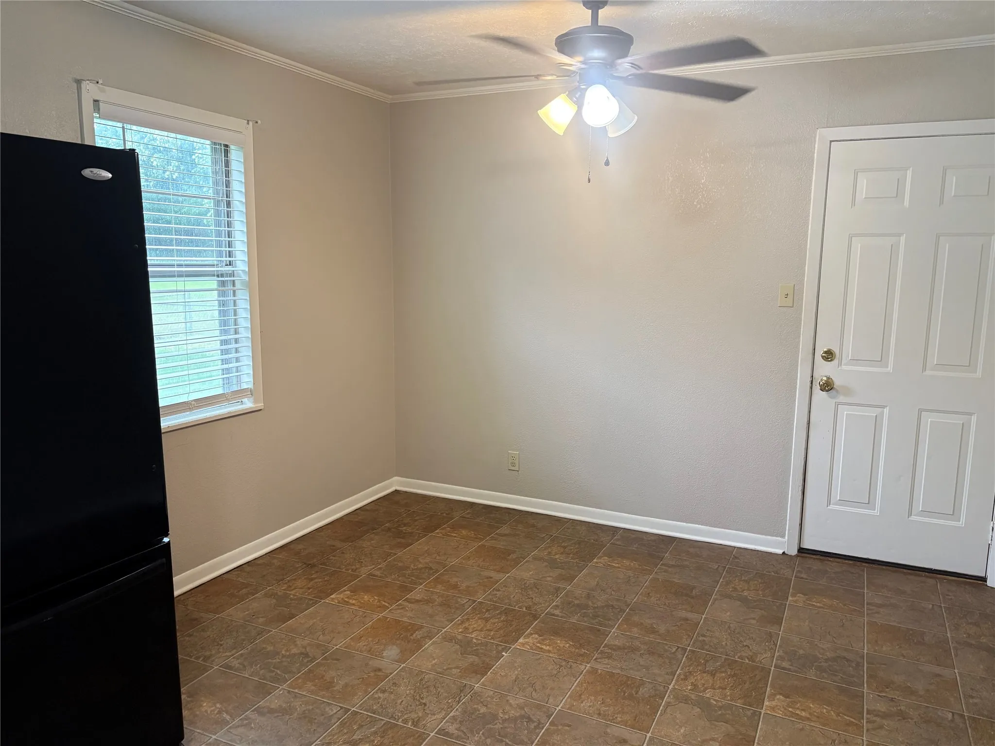 Single Family Residence For Rent in Grayson County , 404 W Heron Street, Denison, Texas 75020, 3 Bedroom, 2 Bathroom, 1 Garage spaces, 1,188 Sqft, built in 1955, mls#21359947, Real Estate Agent in Denison, Homes For Rent in Grayson county, Homes For Rent in Denison, Realtor in Denison Texas, Real Estate Brokerage Independent Realty Texas, Luminita Cordes Realtor