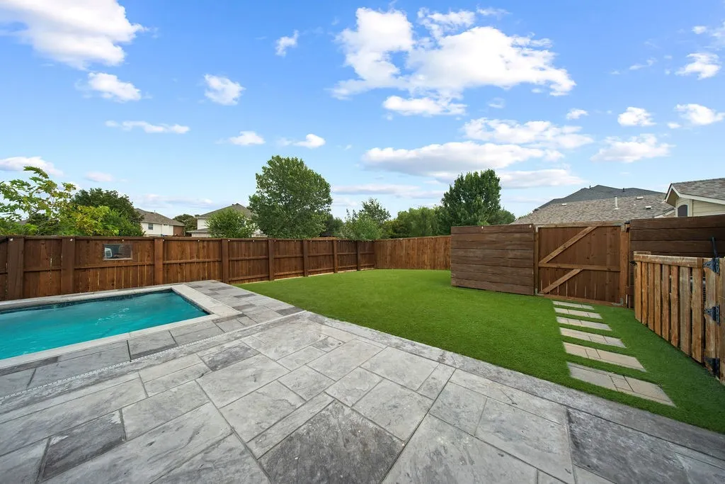 Single Family Residence For Sale in Collin County , 510 Hawthorne Drive, Murphy, Texas 75094, 4 Bedroom, 2 Bathroom, 2 Garage spaces, 3,017 Sqft, built in 2000, mls#21359258, Real Estate Agent in Murphy, Homes For Sale in Collin county, Homes For Sale in Murphy, Realtor in Murphy Texas, Real Estate Brokerage Independent Realty Texas, Luminita Cordes Realtor