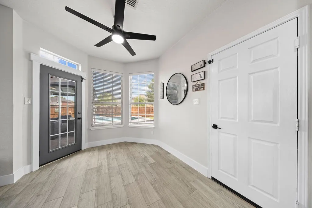 Single Family Residence For Sale in Collin County , 510 Hawthorne Drive, Murphy, Texas 75094, 4 Bedroom, 2 Bathroom, 2 Garage spaces, 3,017 Sqft, built in 2000, mls#21359258, Real Estate Agent in Murphy, Homes For Sale in Collin county, Homes For Sale in Murphy, Realtor in Murphy Texas, Real Estate Brokerage Independent Realty Texas, Luminita Cordes Realtor