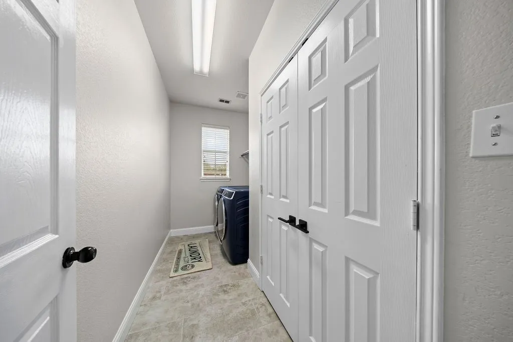 Single Family Residence For Sale in Collin County , 510 Hawthorne Drive, Murphy, Texas 75094, 4 Bedroom, 2 Bathroom, 2 Garage spaces, 3,017 Sqft, built in 2000, mls#21359258, Real Estate Agent in Murphy, Homes For Sale in Collin county, Homes For Sale in Murphy, Realtor in Murphy Texas, Real Estate Brokerage Independent Realty Texas, Luminita Cordes Realtor