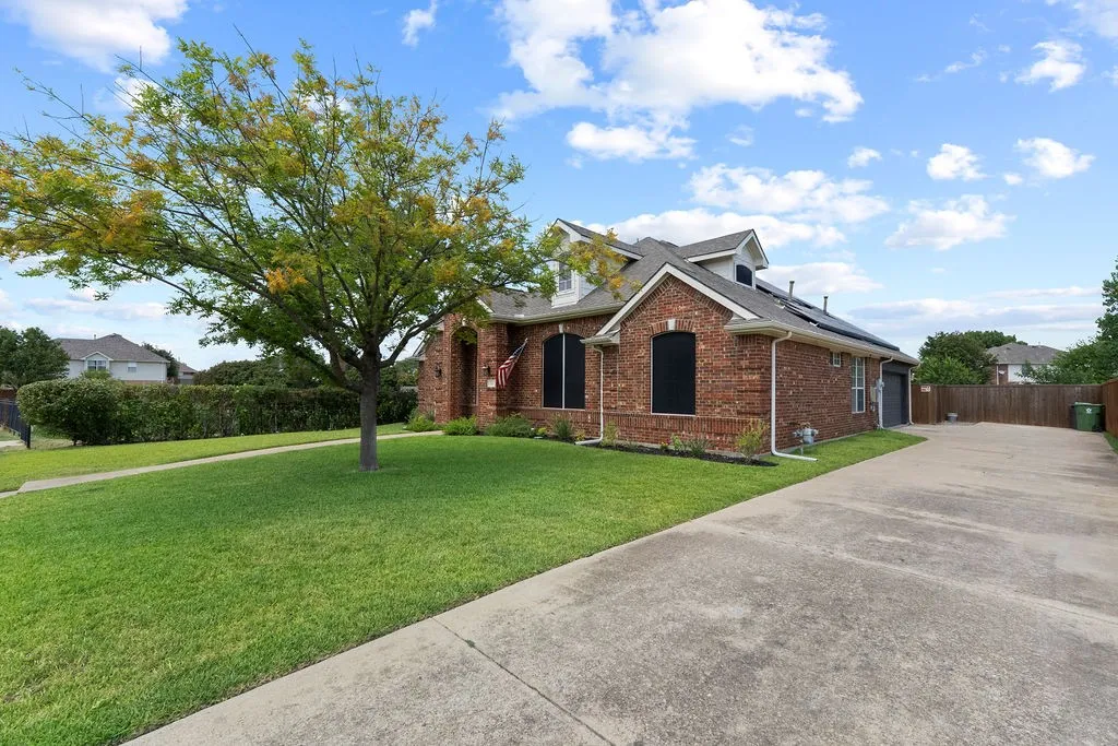 Single Family Residence For Sale in Collin County , 510 Hawthorne Drive, Murphy, Texas 75094, 4 Bedroom, 2 Bathroom, 2 Garage spaces, 3,017 Sqft, built in 2000, mls#21359258, Real Estate Agent in Murphy, Homes For Sale in Collin county, Homes For Sale in Murphy, Realtor in Murphy Texas, Real Estate Brokerage Independent Realty Texas, Luminita Cordes Realtor