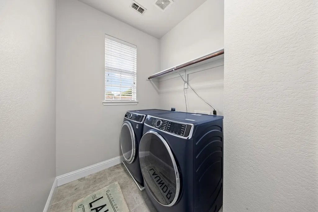 Single Family Residence For Sale in Collin County , 510 Hawthorne Drive, Murphy, Texas 75094, 4 Bedroom, 2 Bathroom, 2 Garage spaces, 3,017 Sqft, built in 2000, mls#21359258, Real Estate Agent in Murphy, Homes For Sale in Collin county, Homes For Sale in Murphy, Realtor in Murphy Texas, Real Estate Brokerage Independent Realty Texas, Luminita Cordes Realtor