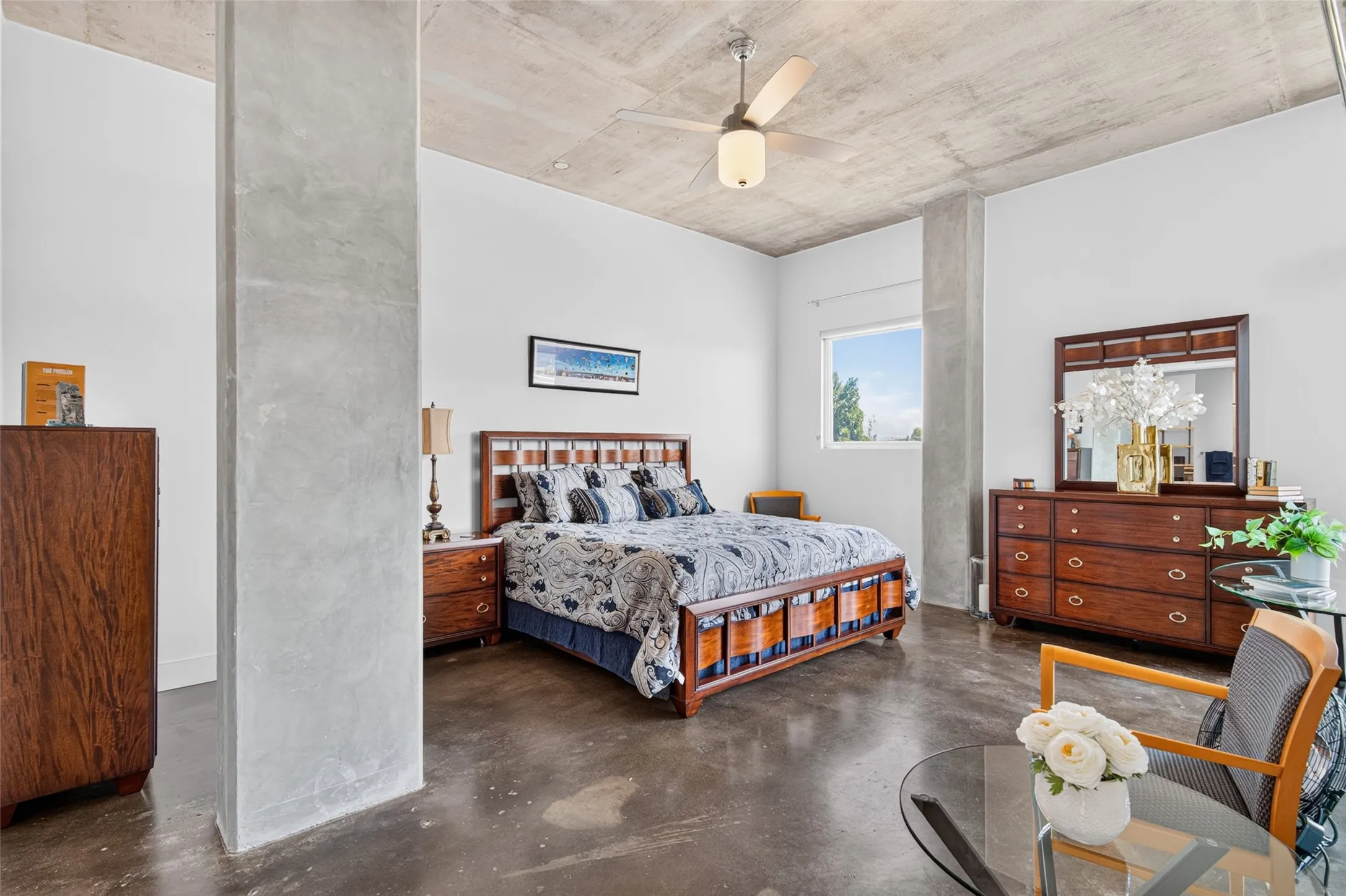 Condominium For Sale in Dallas County , 3030 Bryan Street 306, Dallas, Texas 75204, 2 Bedroom, 2 Bathroom, 2 Garage spaces, 1,601 Sqft, built in 2005, mls#21360039, Real Estate Agent in Dallas, Homes For Sale in Dallas county, Homes For Sale in Dallas, Realtor in Dallas Texas, Real Estate Brokerage Independent Realty Texas, Luminita Cordes Realtor