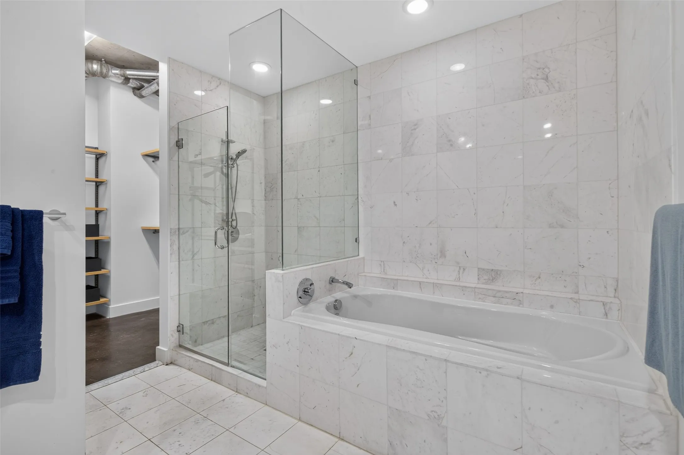 Condominium For Sale in Dallas County , 3030 Bryan Street 306, Dallas, Texas 75204, 2 Bedroom, 2 Bathroom, 2 Garage spaces, 1,601 Sqft, built in 2005, mls#21360039, Real Estate Agent in Dallas, Homes For Sale in Dallas county, Homes For Sale in Dallas, Realtor in Dallas Texas, Real Estate Brokerage Independent Realty Texas, Luminita Cordes Realtor