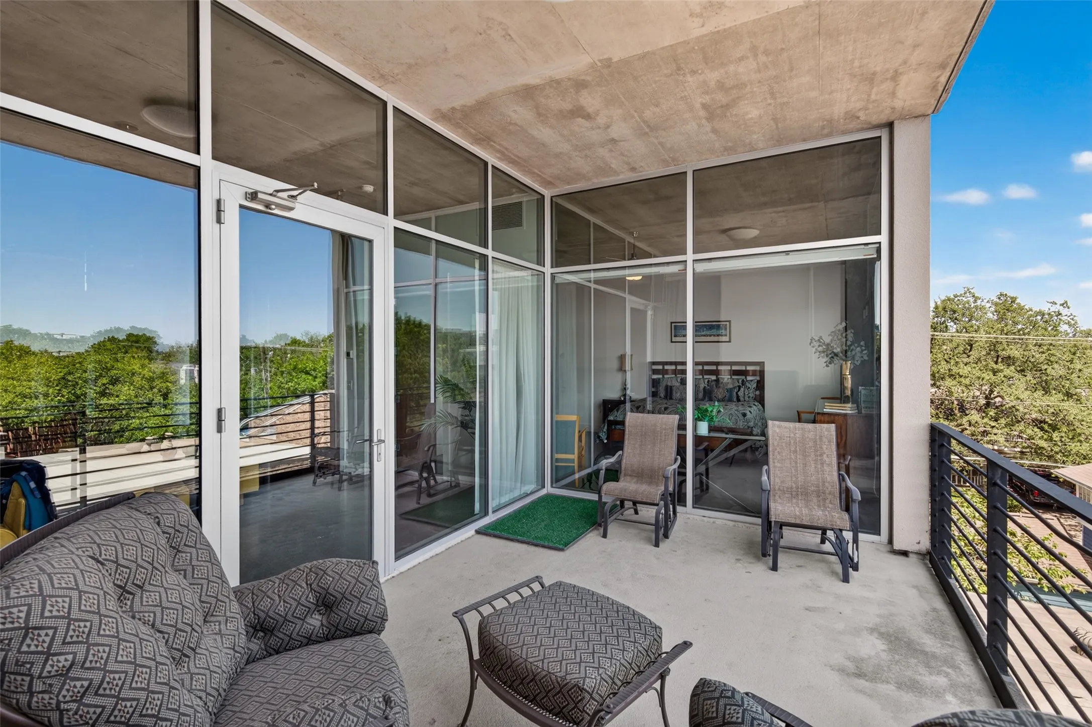 Condominium For Sale in Dallas County , 3030 Bryan Street 306, Dallas, Texas 75204, 2 Bedroom, 2 Bathroom, 2 Garage spaces, 1,601 Sqft, built in 2005, mls#21360039, Real Estate Agent in Dallas, Homes For Sale in Dallas county, Homes For Sale in Dallas, Realtor in Dallas Texas, Real Estate Brokerage Independent Realty Texas, Luminita Cordes Realtor