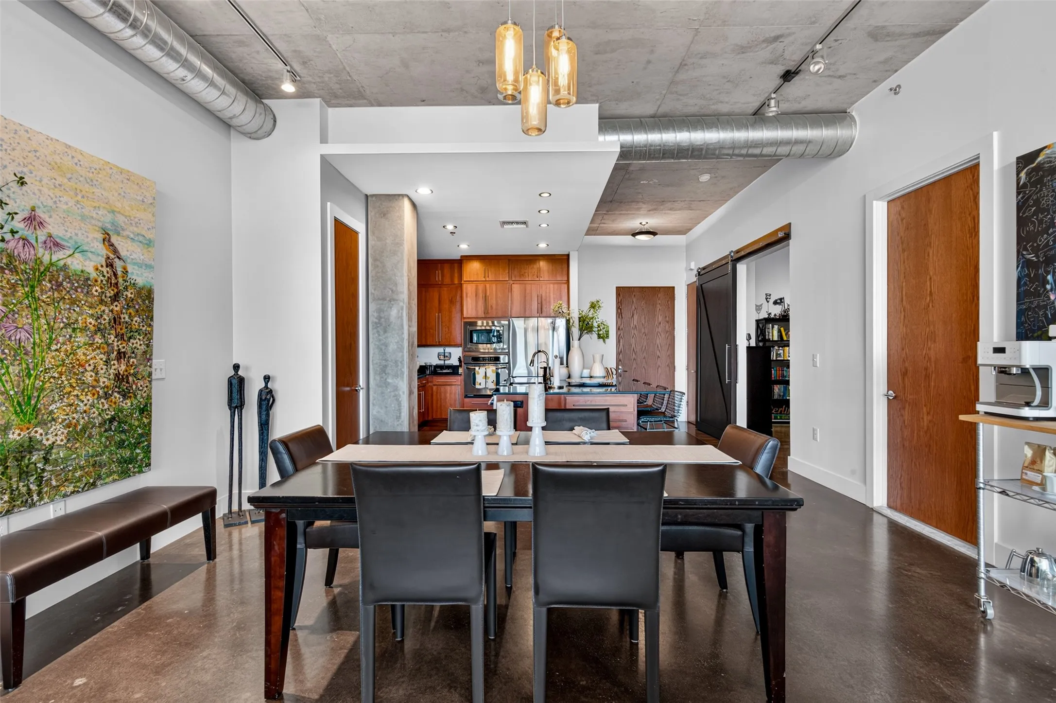 Condominium For Sale in Dallas County , 3030 Bryan Street 306, Dallas, Texas 75204, 2 Bedroom, 2 Bathroom, 2 Garage spaces, 1,601 Sqft, built in 2005, mls#21360039, Real Estate Agent in Dallas, Homes For Sale in Dallas county, Homes For Sale in Dallas, Realtor in Dallas Texas, Real Estate Brokerage Independent Realty Texas, Luminita Cordes Realtor