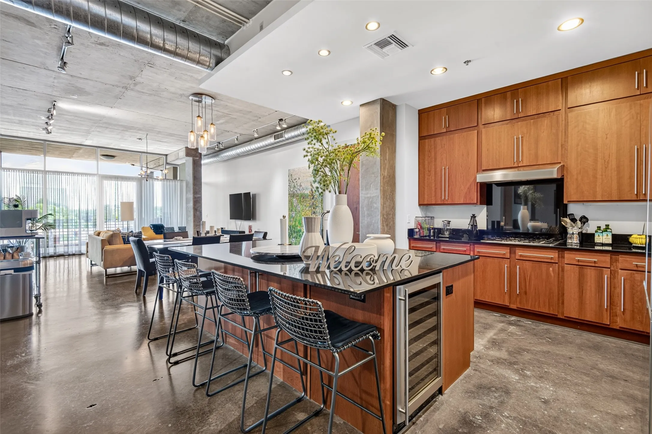 Condominium For Sale in Dallas County , 3030 Bryan Street 306, Dallas, Texas 75204, 2 Bedroom, 2 Bathroom, 2 Garage spaces, 1,601 Sqft, built in 2005, mls#21360039, Real Estate Agent in Dallas, Homes For Sale in Dallas county, Homes For Sale in Dallas, Realtor in Dallas Texas, Real Estate Brokerage Independent Realty Texas, Luminita Cordes Realtor