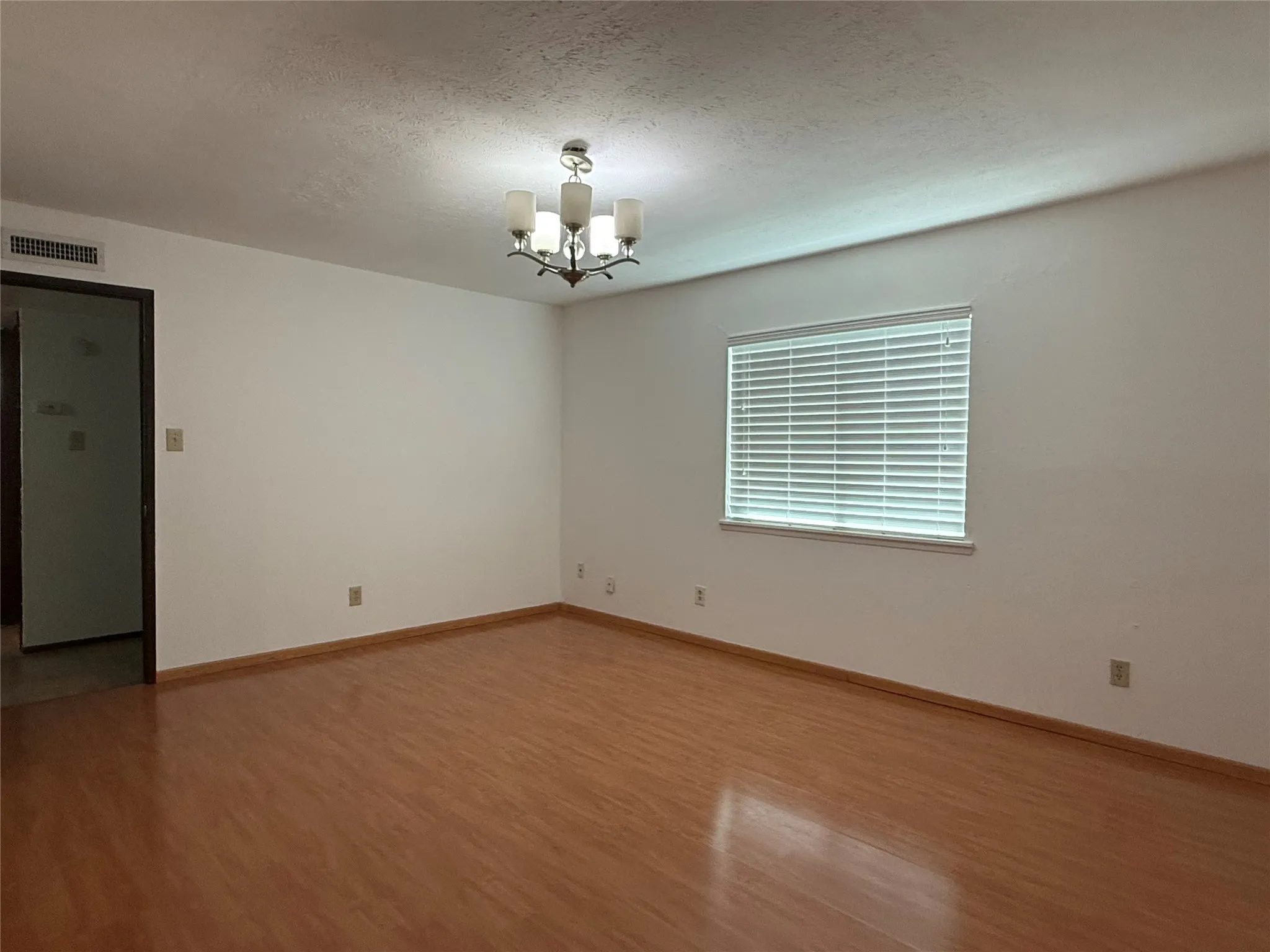 Single Family Residence For Rent in Dallas County , 2114 Burrows Trail, Grand Prairie, Texas 75052, 3 Bedroom, 2 Bathroom, 2 Garage spaces, 1,934 Sqft, built in 1980, mls#21355783, Real Estate Agent in Grand Prairie, Homes For Rent in Dallas county, Homes For Rent in Grand Prairie, Realtor in Grand Prairie Texas, Real Estate Brokerage Independent Realty Texas, Luminita Cordes Realtor
