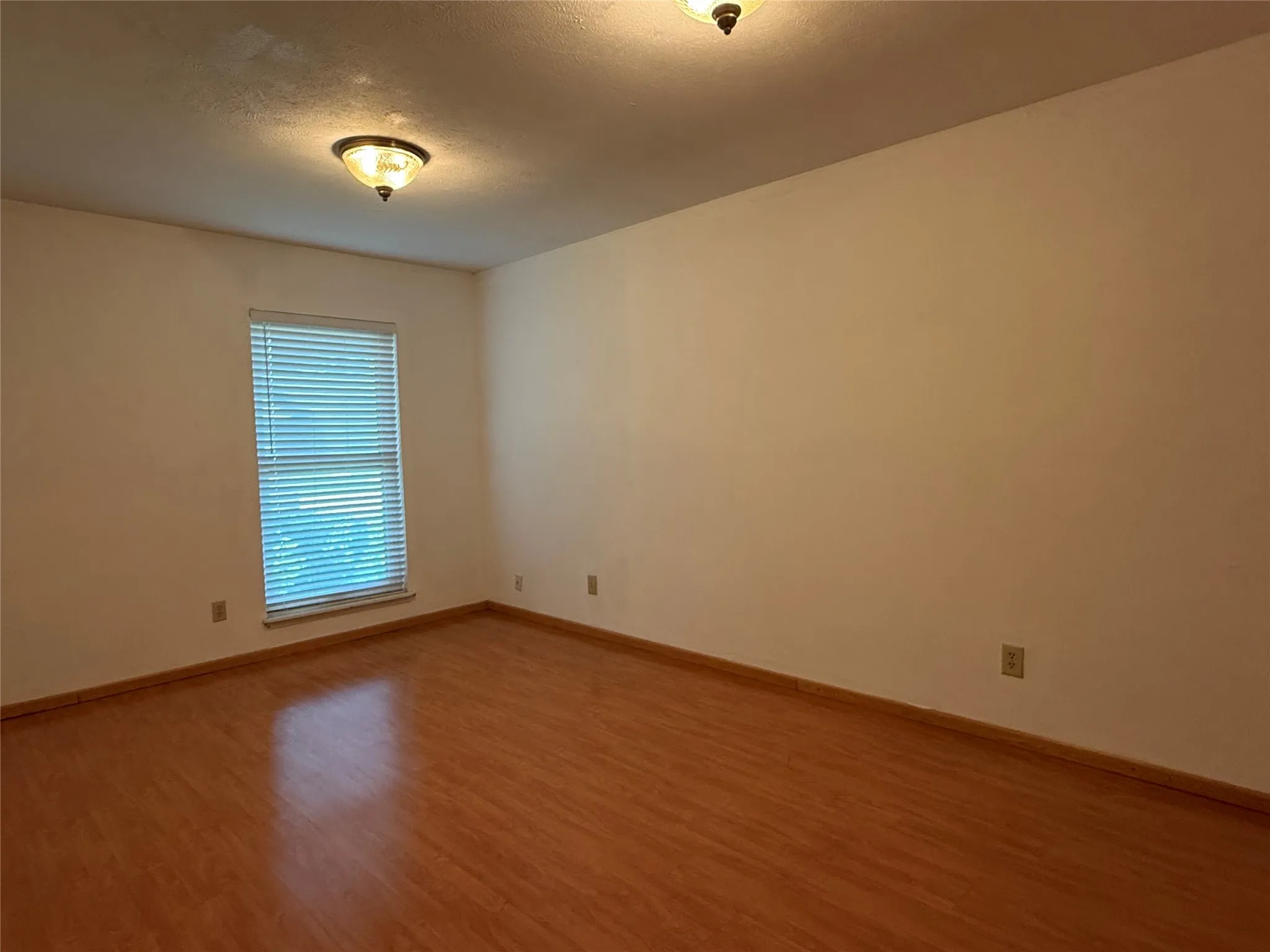 Single Family Residence For Rent in Dallas County , 2114 Burrows Trail, Grand Prairie, Texas 75052, 3 Bedroom, 2 Bathroom, 2 Garage spaces, 1,934 Sqft, built in 1980, mls#21355783, Real Estate Agent in Grand Prairie, Homes For Rent in Dallas county, Homes For Rent in Grand Prairie, Realtor in Grand Prairie Texas, Real Estate Brokerage Independent Realty Texas, Luminita Cordes Realtor