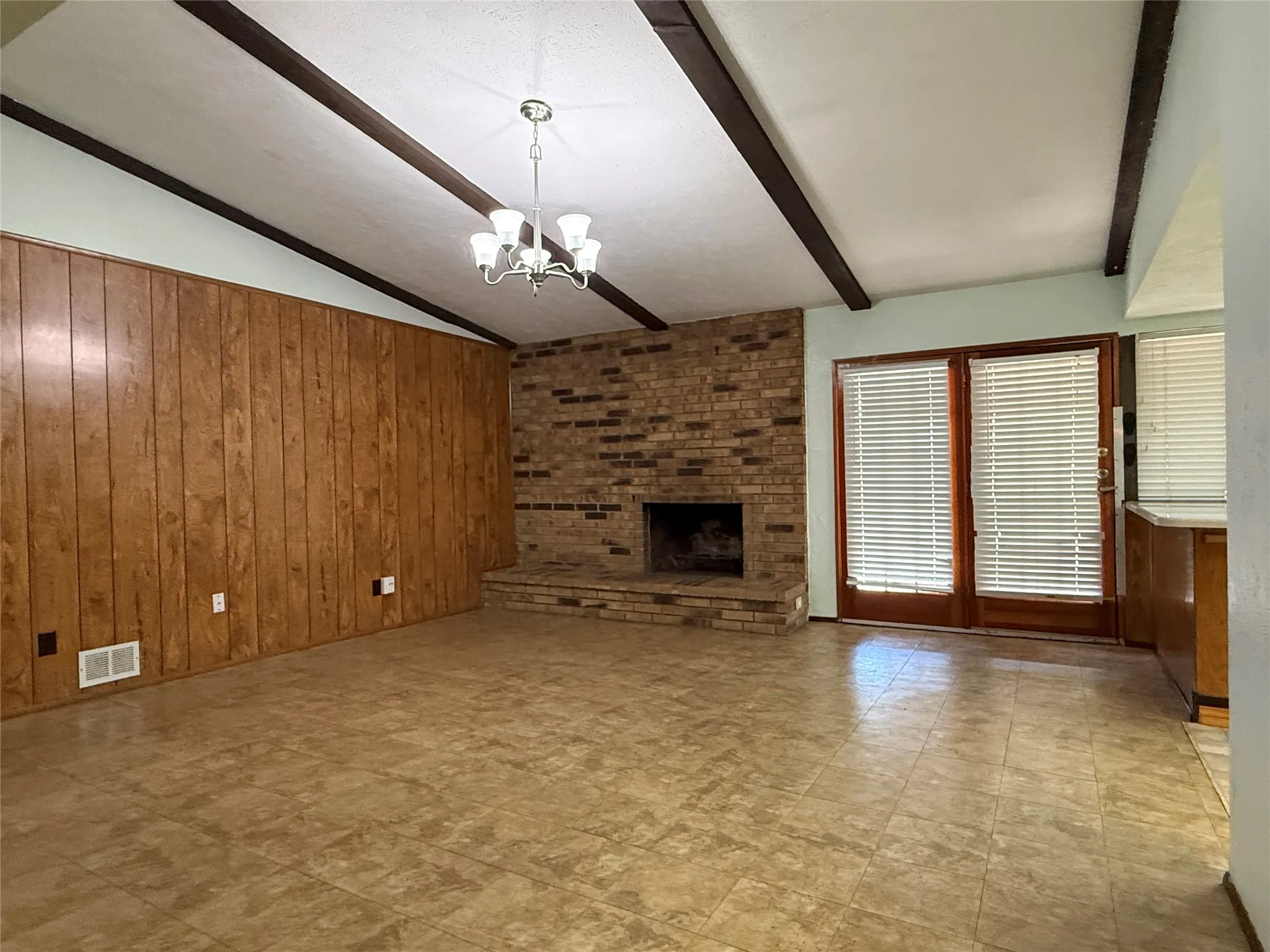 Single Family Residence For Rent in Dallas County , 2114 Burrows Trail, Grand Prairie, Texas 75052, 3 Bedroom, 2 Bathroom, 2 Garage spaces, 1,934 Sqft, built in 1980, mls#21355783, Real Estate Agent in Grand Prairie, Homes For Rent in Dallas county, Homes For Rent in Grand Prairie, Realtor in Grand Prairie Texas, Real Estate Brokerage Independent Realty Texas, Luminita Cordes Realtor