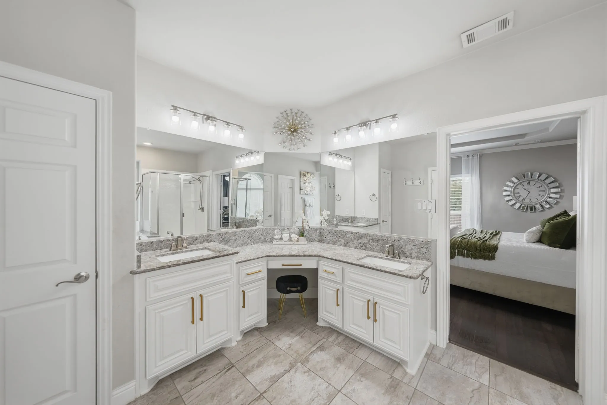 Single Family Residence For Sale in Tarrant County , 5228 Bow Lake Trail, Fort Worth, Texas 76179, 5 Bedroom, 4 Bathroom, 3 Garage spaces, 3,828 Sqft, built in 2017, mls#21358416, Real Estate Agent in Fort Worth, Homes For Sale in Tarrant county, Homes For Sale in Fort Worth, Realtor in Fort Worth Texas, Real Estate Brokerage Independent Realty Texas, Luminita Cordes Realtor