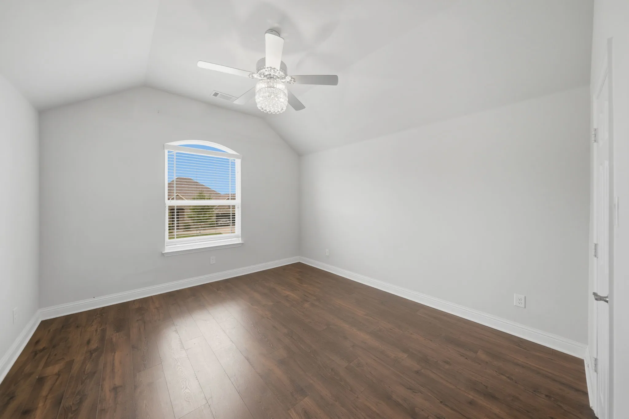 Single Family Residence For Sale in Tarrant County , 5228 Bow Lake Trail, Fort Worth, Texas 76179, 5 Bedroom, 4 Bathroom, 3 Garage spaces, 3,828 Sqft, built in 2017, mls#21358416, Real Estate Agent in Fort Worth, Homes For Sale in Tarrant county, Homes For Sale in Fort Worth, Realtor in Fort Worth Texas, Real Estate Brokerage Independent Realty Texas, Luminita Cordes Realtor