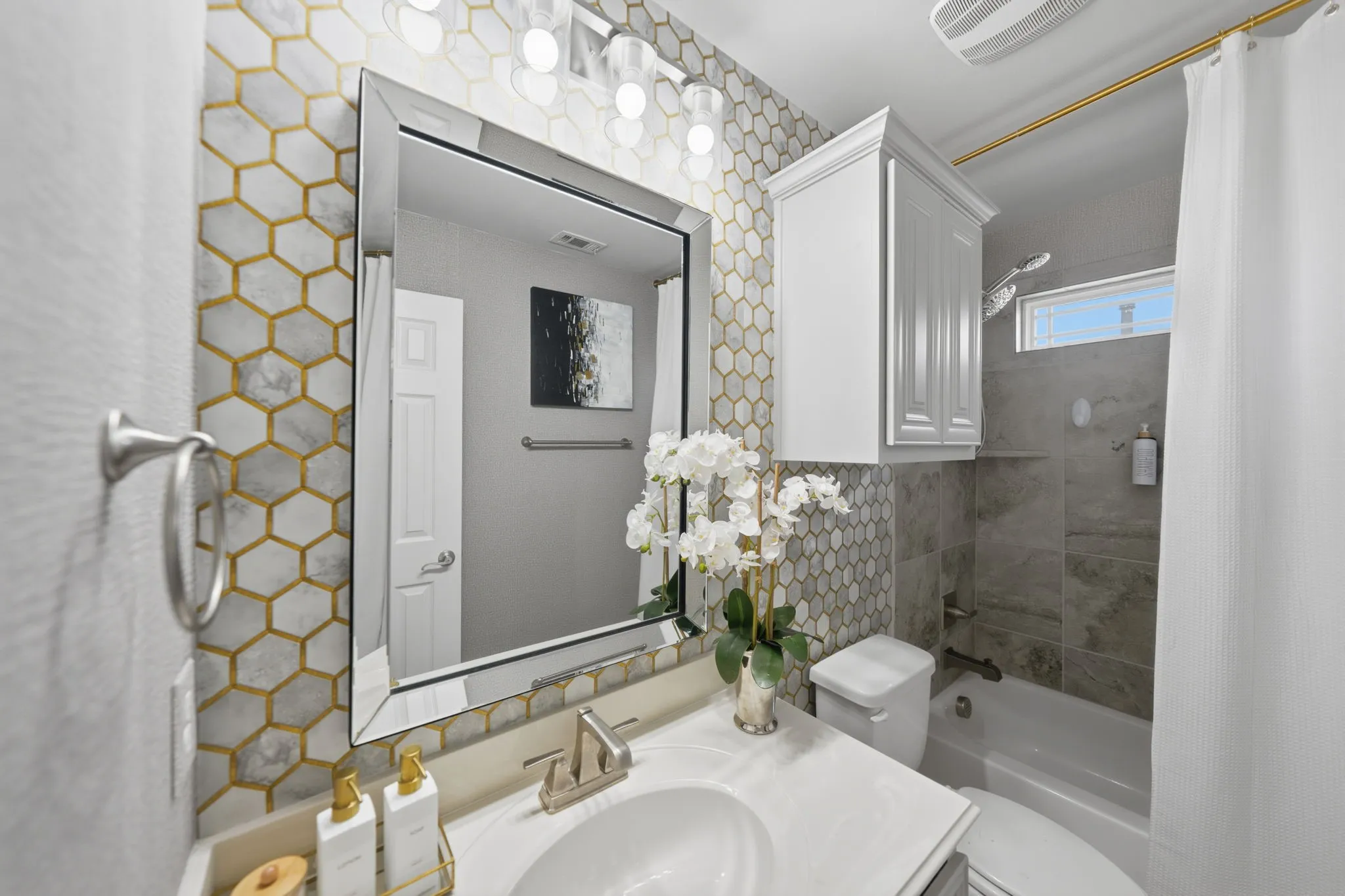 Single Family Residence For Sale in Tarrant County , 5228 Bow Lake Trail, Fort Worth, Texas 76179, 5 Bedroom, 4 Bathroom, 3 Garage spaces, 3,828 Sqft, built in 2017, mls#21358416, Real Estate Agent in Fort Worth, Homes For Sale in Tarrant county, Homes For Sale in Fort Worth, Realtor in Fort Worth Texas, Real Estate Brokerage Independent Realty Texas, Luminita Cordes Realtor