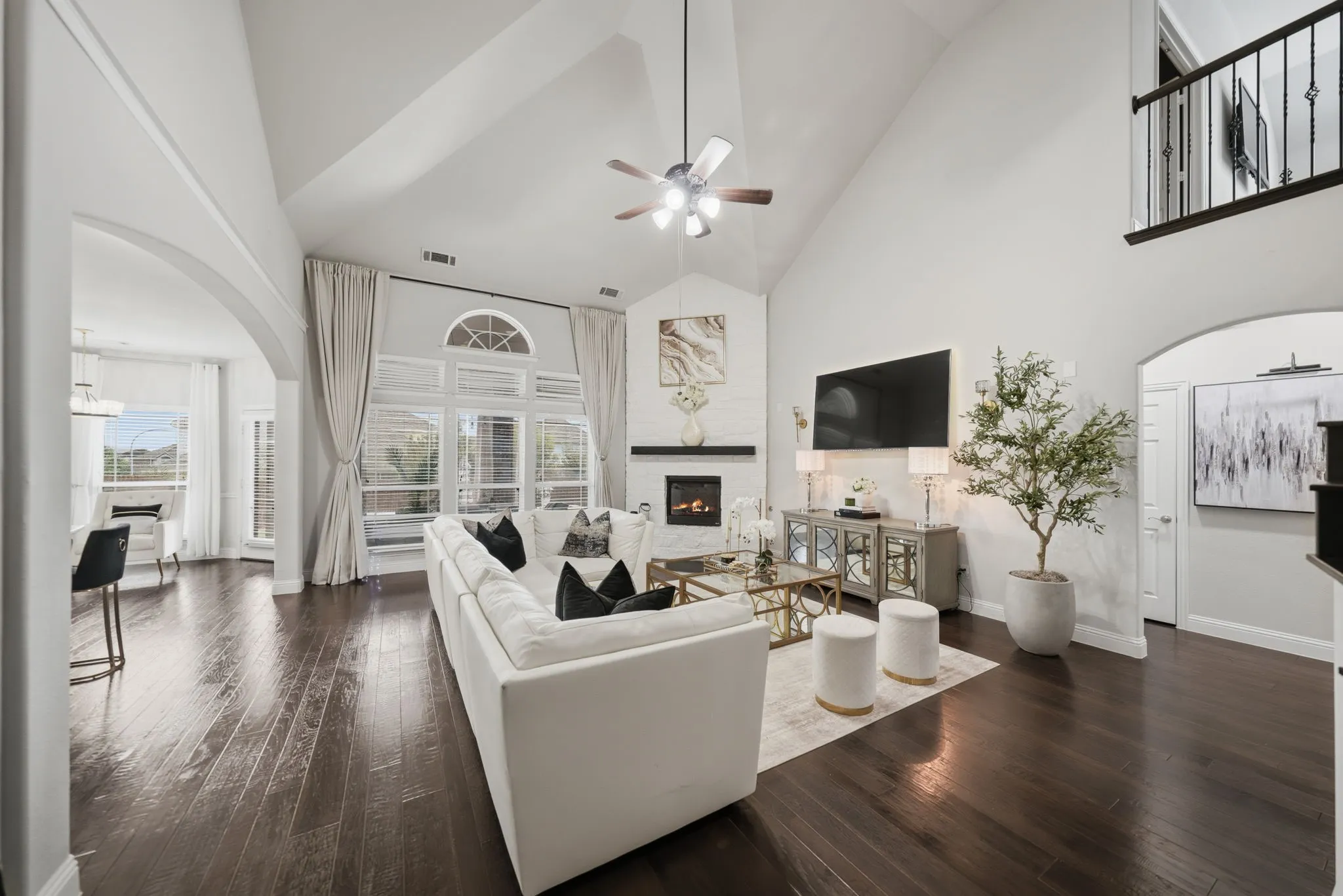 Single Family Residence For Sale in Tarrant County , 5228 Bow Lake Trail, Fort Worth, Texas 76179, 5 Bedroom, 4 Bathroom, 3 Garage spaces, 3,828 Sqft, built in 2017, mls#21358416, Real Estate Agent in Fort Worth, Homes For Sale in Tarrant county, Homes For Sale in Fort Worth, Realtor in Fort Worth Texas, Real Estate Brokerage Independent Realty Texas, Luminita Cordes Realtor