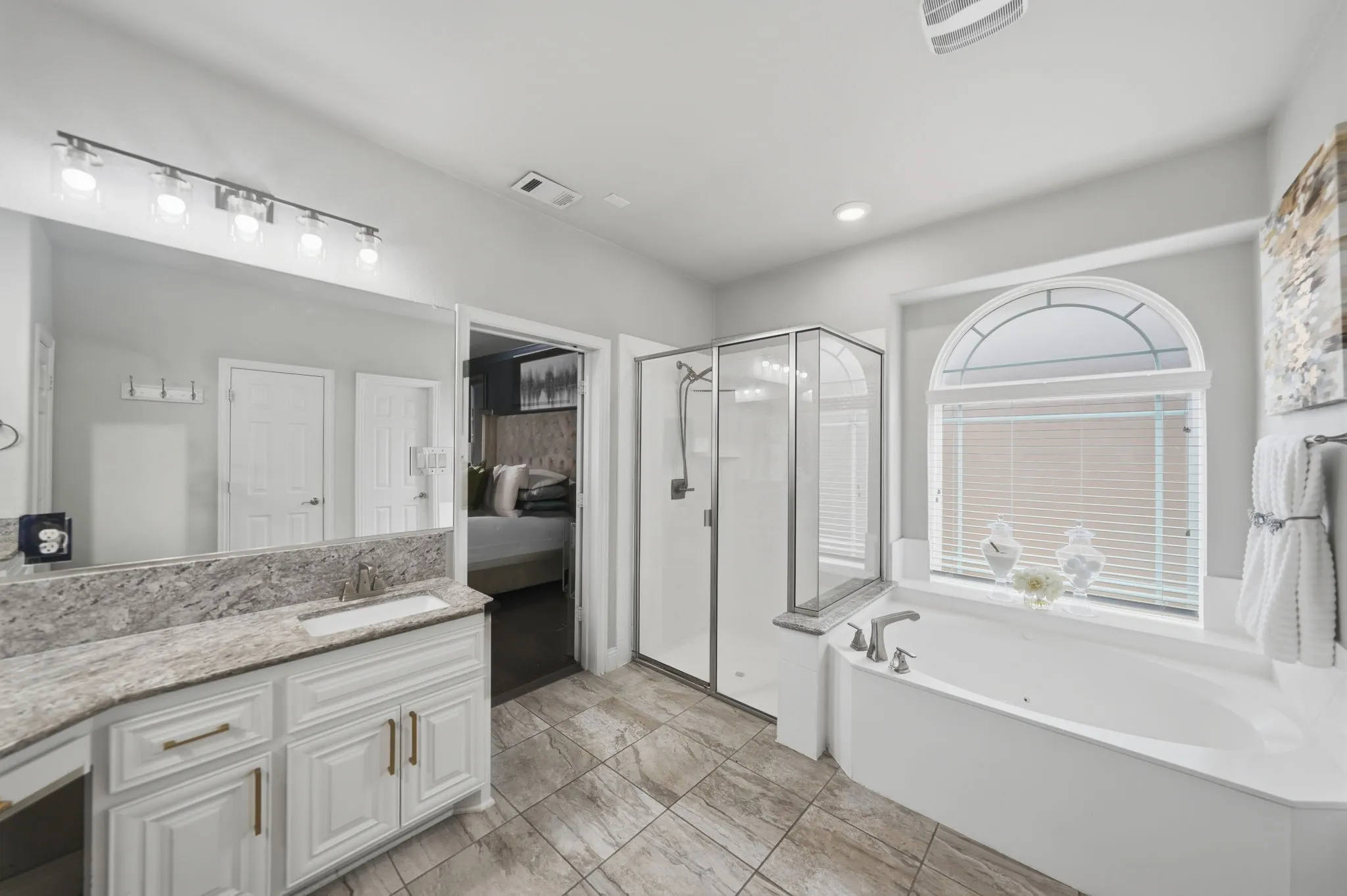 Single Family Residence For Sale in Tarrant County , 5228 Bow Lake Trail, Fort Worth, Texas 76179, 5 Bedroom, 4 Bathroom, 3 Garage spaces, 3,828 Sqft, built in 2017, mls#21358416, Real Estate Agent in Fort Worth, Homes For Sale in Tarrant county, Homes For Sale in Fort Worth, Realtor in Fort Worth Texas, Real Estate Brokerage Independent Realty Texas, Luminita Cordes Realtor