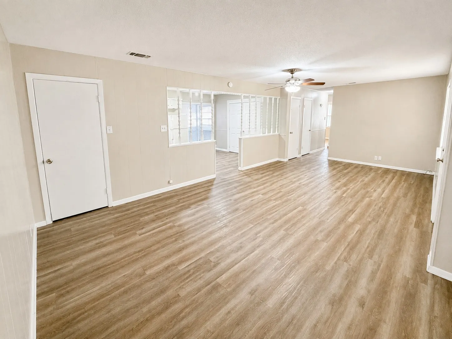 Single Family Residence For Rent in Johnson County , 1902 Joslin Street, Cleburne, Texas 76033, 3 Bedroom, 2 Bathroom, Garage spaces, 1,468 Sqft, built in 1960, mls#21360051, Real Estate Agent in Cleburne, Homes For Rent in Johnson county, Homes For Rent in Cleburne, Realtor in Cleburne Texas, Real Estate Brokerage Independent Realty Texas, Luminita Cordes Realtor