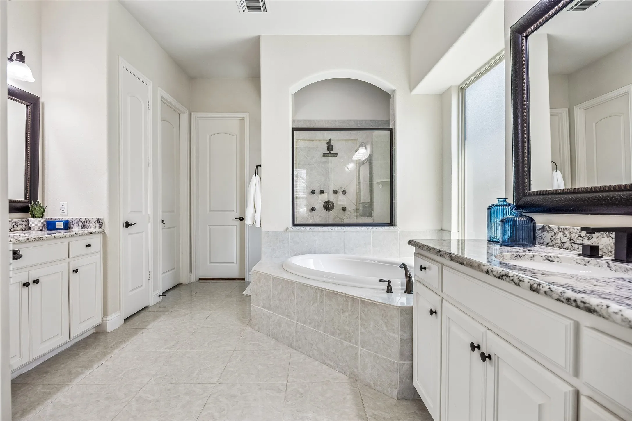 Single Family Residence For Sale in Collin County , 14109 Katiliz Place, Frisco, Texas 75035, 5 Bedroom, 4 Bathroom, 3 Garage spaces, 4,202 Sqft, built in 2012, mls#21358402, Real Estate Agent in Frisco, Homes For Sale in Collin county, Homes For Sale in Frisco, Realtor in Frisco Texas, Real Estate Brokerage Independent Realty Texas, Luminita Cordes Realtor