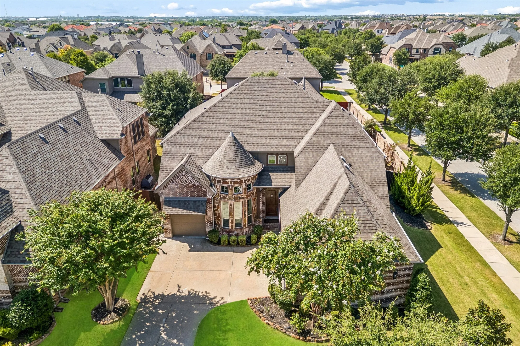Single Family Residence For Sale in Collin County , 14109 Katiliz Place, Frisco, Texas 75035, 5 Bedroom, 4 Bathroom, 3 Garage spaces, 4,202 Sqft, built in 2012, mls#21358402, Real Estate Agent in Frisco, Homes For Sale in Collin county, Homes For Sale in Frisco, Realtor in Frisco Texas, Real Estate Brokerage Independent Realty Texas, Luminita Cordes Realtor