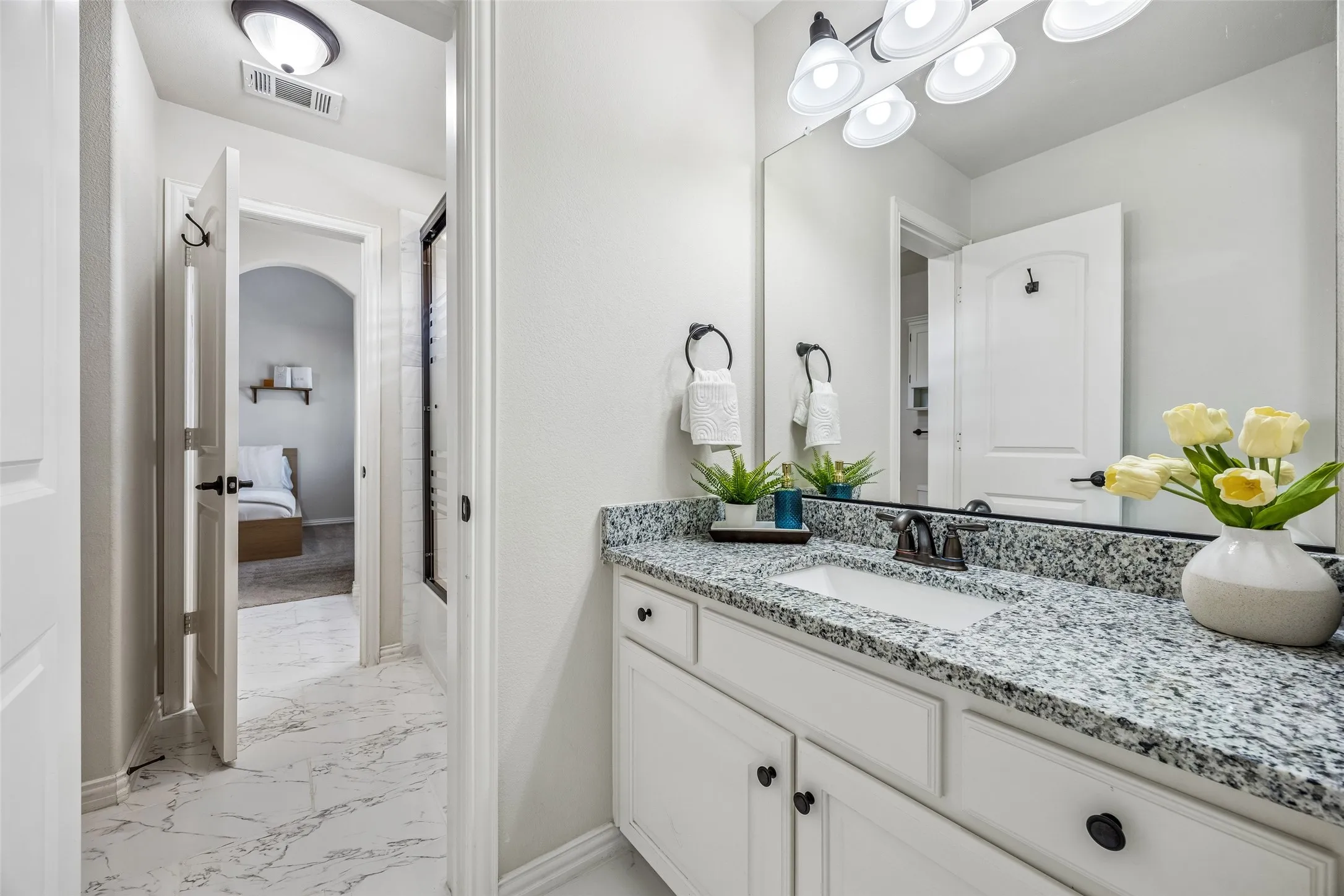 Single Family Residence For Sale in Collin County , 14109 Katiliz Place, Frisco, Texas 75035, 5 Bedroom, 4 Bathroom, 3 Garage spaces, 4,202 Sqft, built in 2012, mls#21358402, Real Estate Agent in Frisco, Homes For Sale in Collin county, Homes For Sale in Frisco, Realtor in Frisco Texas, Real Estate Brokerage Independent Realty Texas, Luminita Cordes Realtor