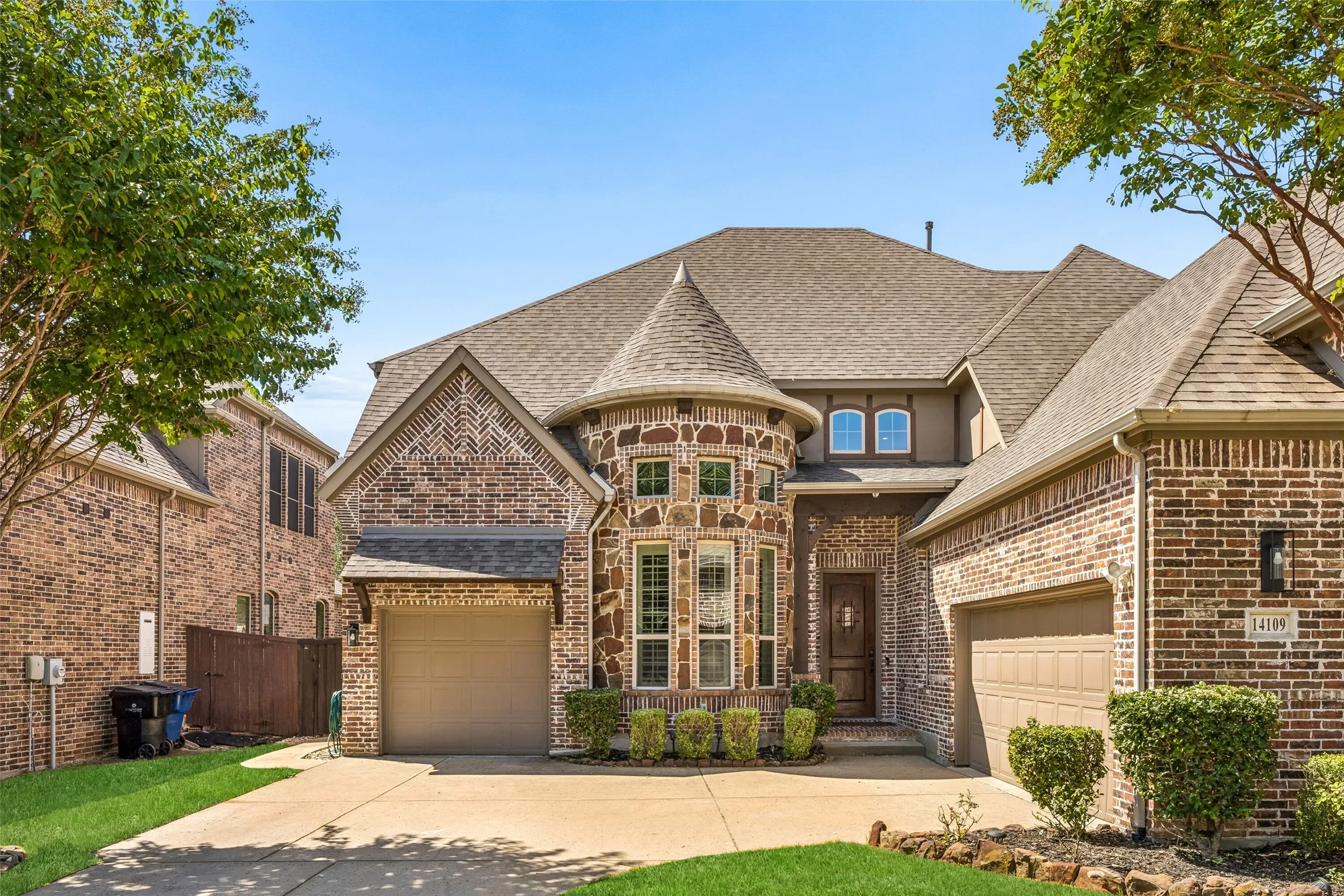 Single Family Residence For Sale in Collin County , 14109 Katiliz Place, Frisco, Texas 75035, 5 Bedroom, 4 Bathroom, 3 Garage spaces, 4,202 Sqft, built in 2012, mls#21358402, Real Estate Agent in Frisco, Homes For Sale in Collin county, Homes For Sale in Frisco, Realtor in Frisco Texas, Real Estate Brokerage Independent Realty Texas, Luminita Cordes Realtor