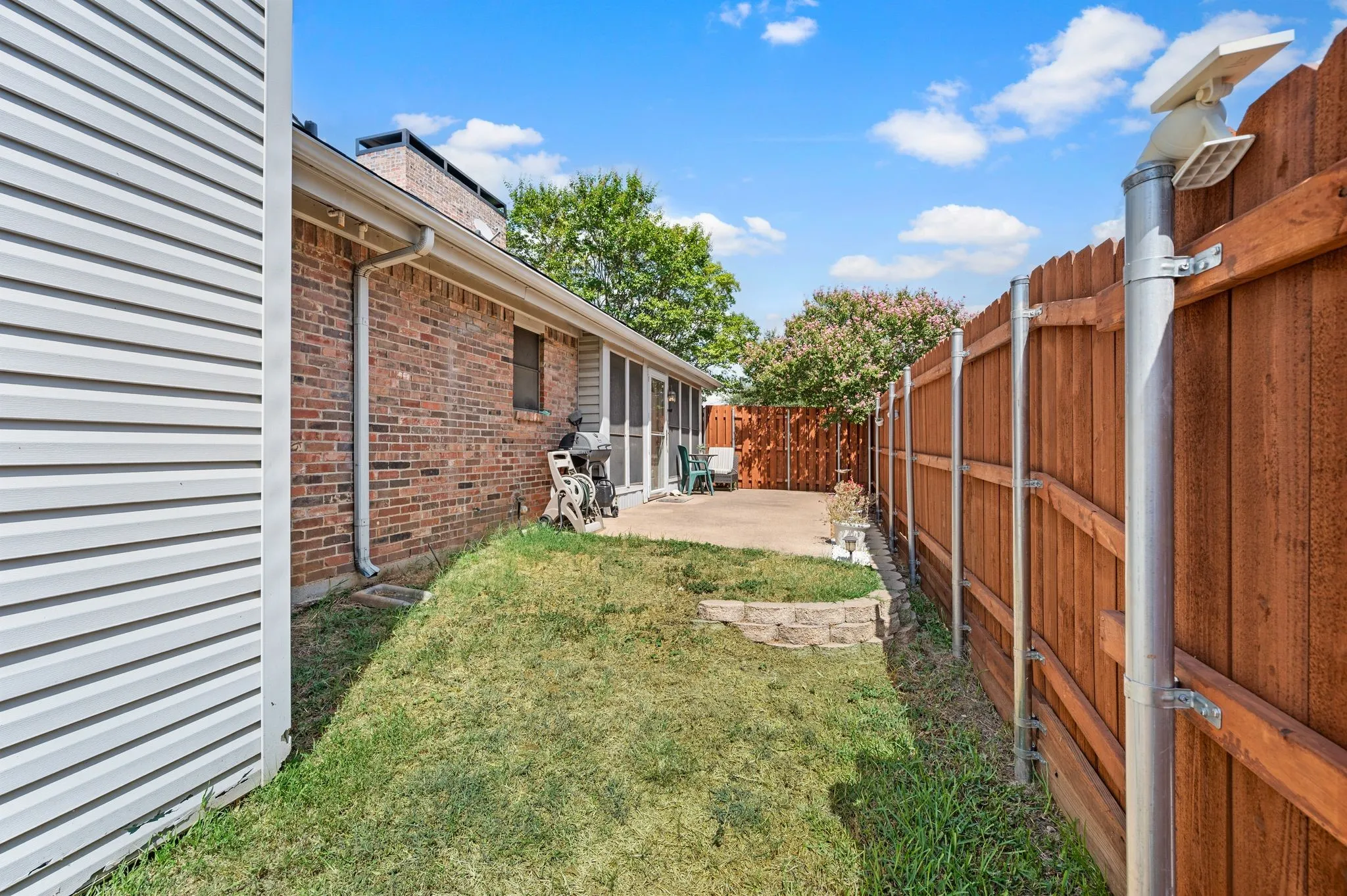 Condominium For Sale in Tarrant County , 2541 Shady Ridge Drive C, Bedford, Texas 76021, 2 Bedroom, 2 Bathroom, Garage spaces, 1,014 Sqft, built in 1983, mls#21353960, Real Estate Agent in Bedford, Homes For Sale in Tarrant county, Homes For Sale in Bedford, Realtor in Bedford Texas, Real Estate Brokerage Independent Realty Texas, Luminita Cordes Realtor
