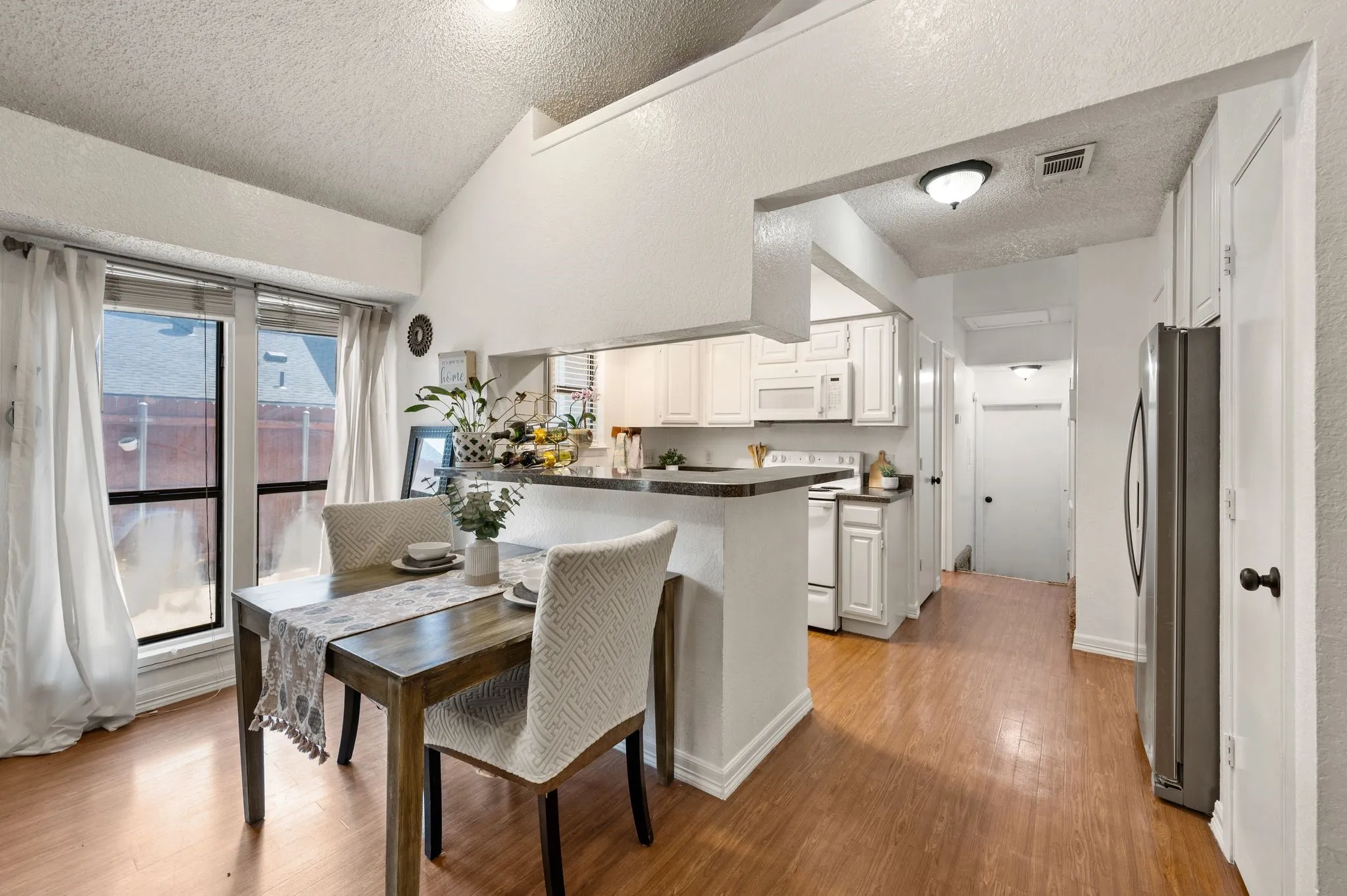 Condominium For Sale in Tarrant County , 2541 Shady Ridge Drive C, Bedford, Texas 76021, 2 Bedroom, 2 Bathroom, Garage spaces, 1,014 Sqft, built in 1983, mls#21353960, Real Estate Agent in Bedford, Homes For Sale in Tarrant county, Homes For Sale in Bedford, Realtor in Bedford Texas, Real Estate Brokerage Independent Realty Texas, Luminita Cordes Realtor