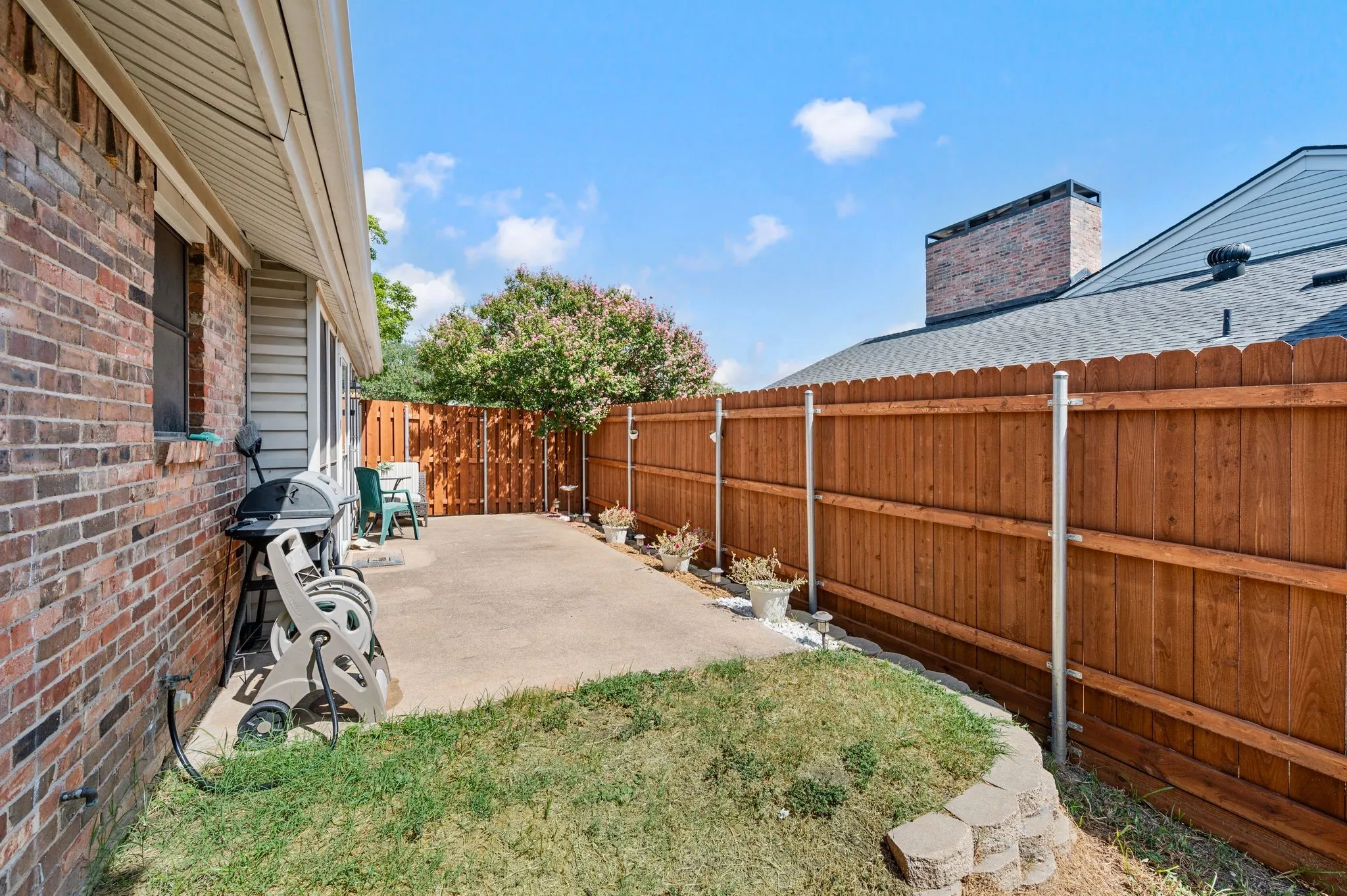 Condominium For Sale in Tarrant County , 2541 Shady Ridge Drive C, Bedford, Texas 76021, 2 Bedroom, 2 Bathroom, Garage spaces, 1,014 Sqft, built in 1983, mls#21353960, Real Estate Agent in Bedford, Homes For Sale in Tarrant county, Homes For Sale in Bedford, Realtor in Bedford Texas, Real Estate Brokerage Independent Realty Texas, Luminita Cordes Realtor