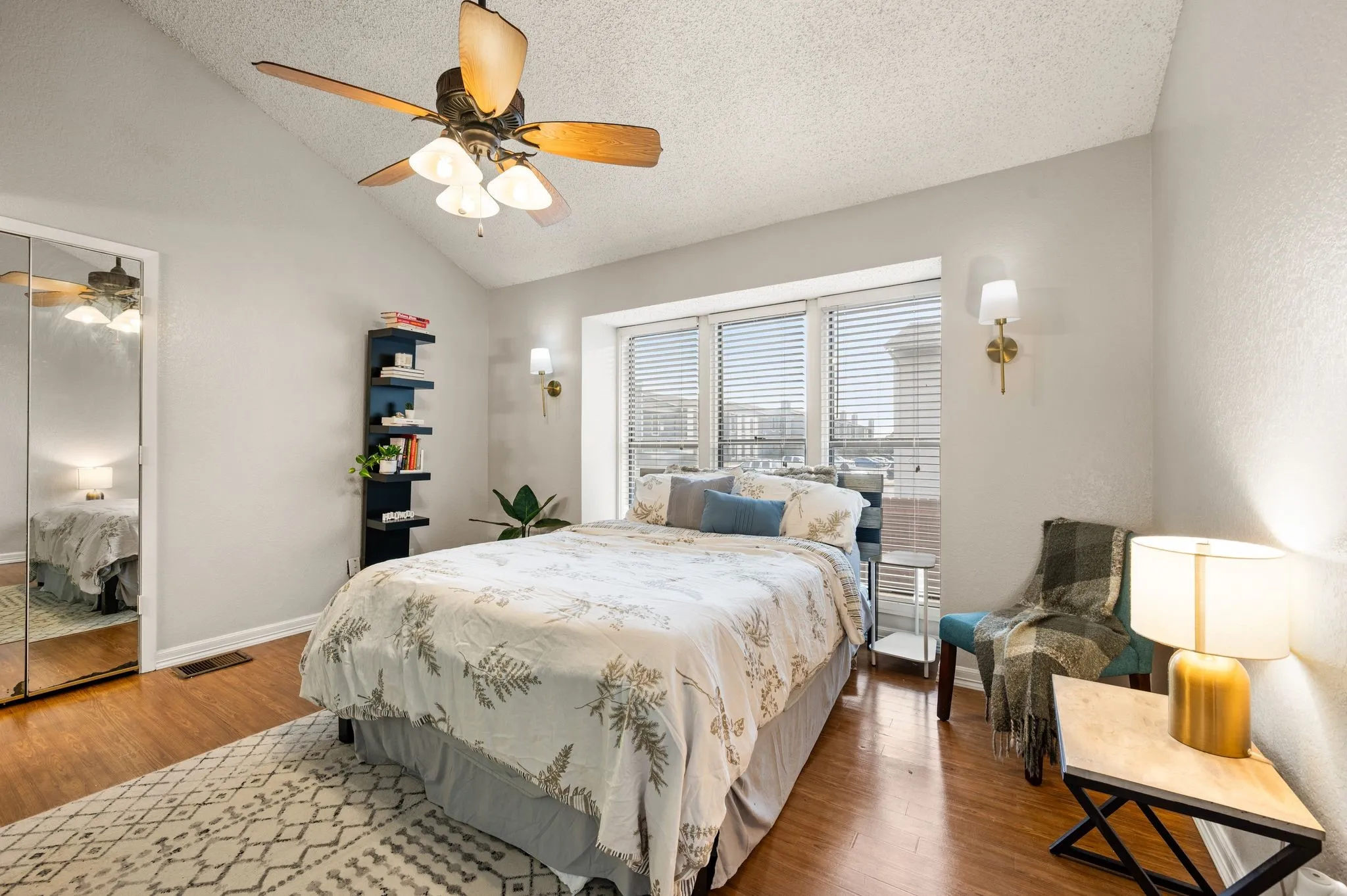 Condominium For Sale in Tarrant County , 2541 Shady Ridge Drive C, Bedford, Texas 76021, 2 Bedroom, 2 Bathroom, Garage spaces, 1,014 Sqft, built in 1983, mls#21353960, Real Estate Agent in Bedford, Homes For Sale in Tarrant county, Homes For Sale in Bedford, Realtor in Bedford Texas, Real Estate Brokerage Independent Realty Texas, Luminita Cordes Realtor